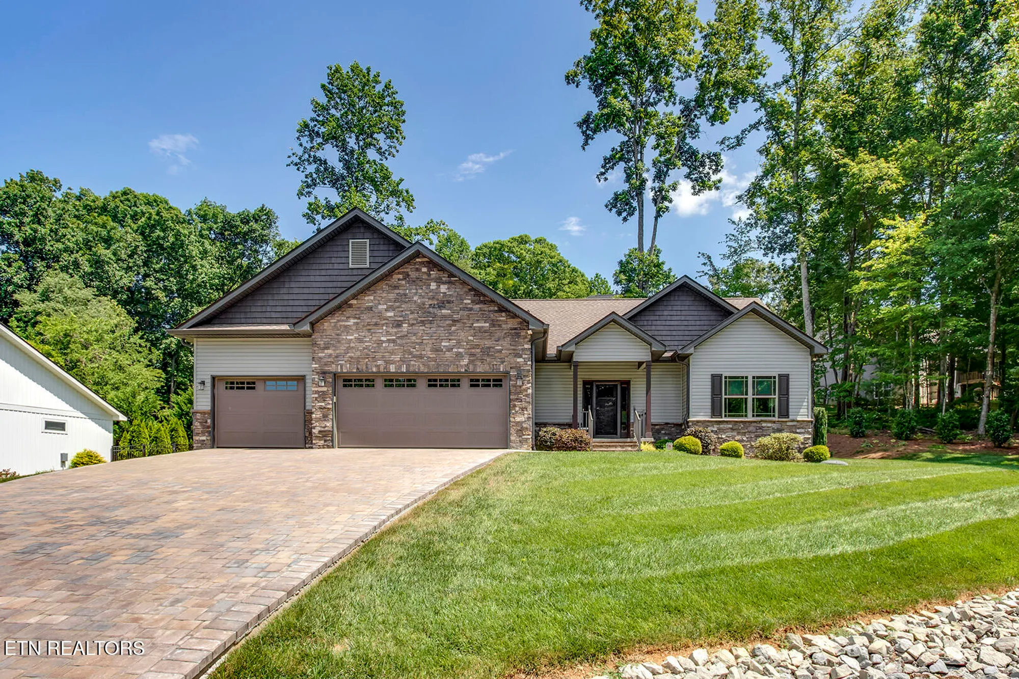 Property Slideshow image 2 of 51 | 244 chuniloti way, Loudon, TN, 37774