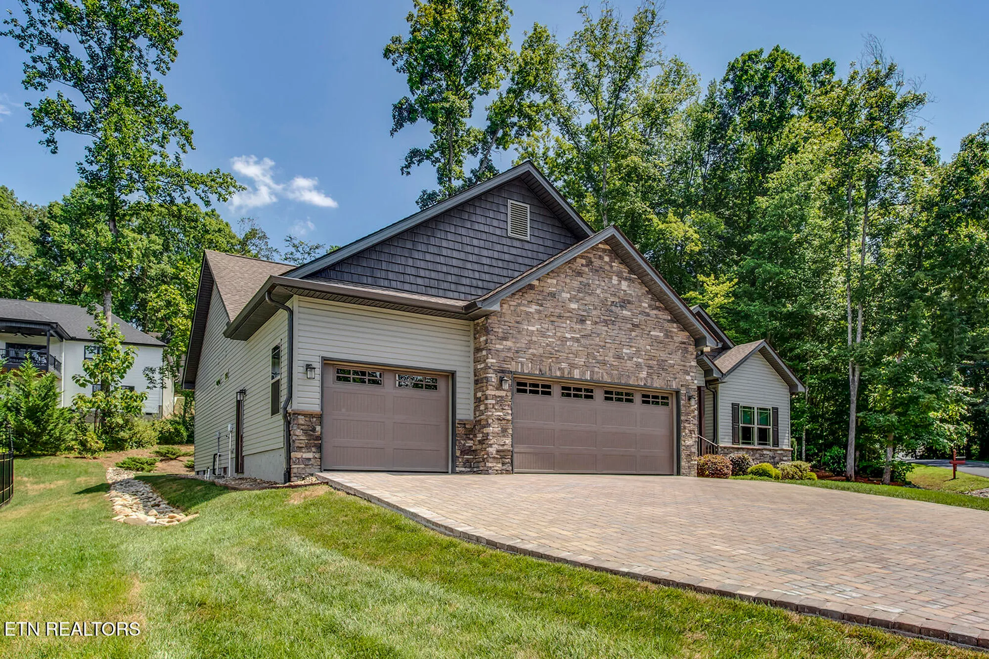 Property Slideshow image 4 of 51 | 244 chuniloti way, Loudon, TN, 37774