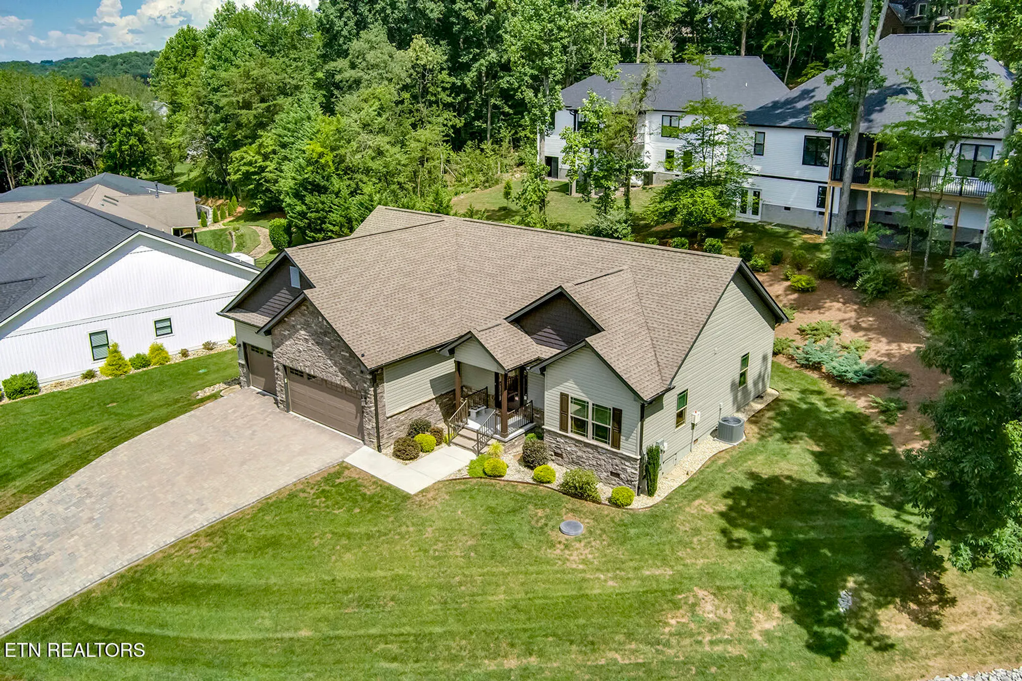 Property Slideshow image 5 of 51 | 244 chuniloti way, Loudon, TN, 37774