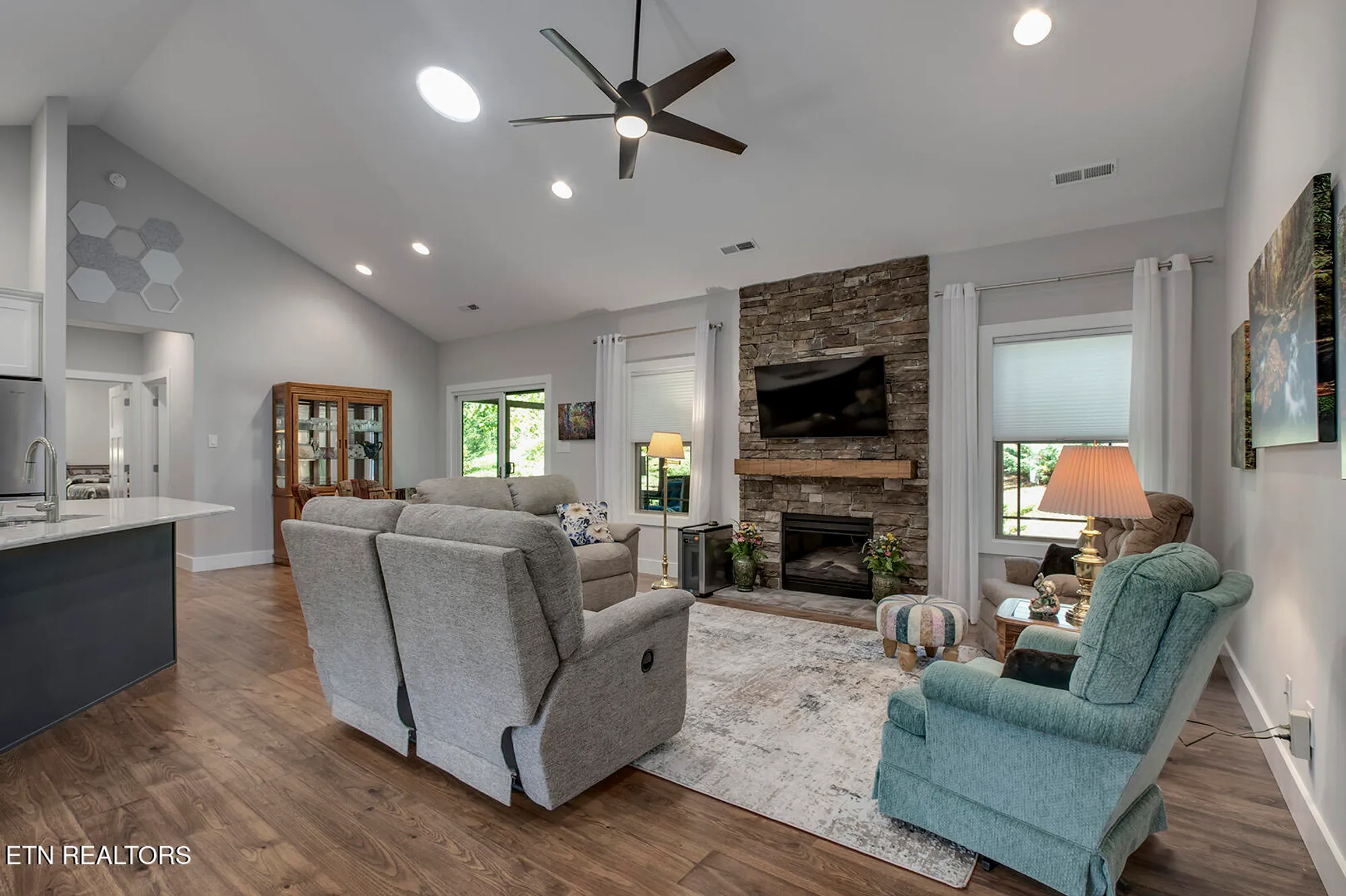 Property Slideshow image 10 of 51 | 244 chuniloti way, Loudon, TN, 37774