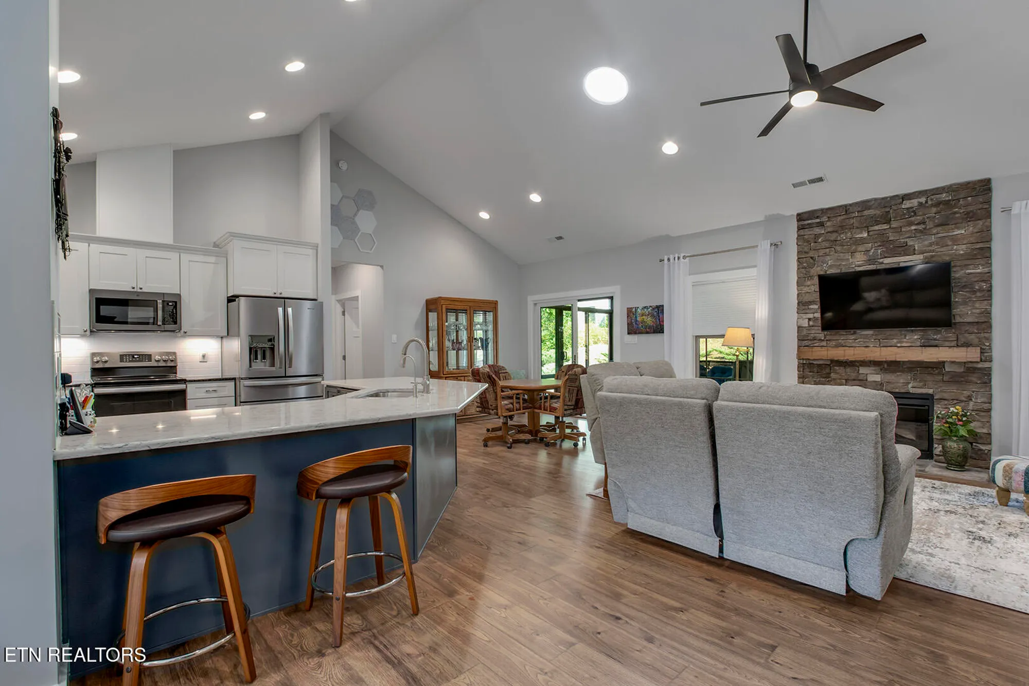 Property Slideshow image 14 of 51 | 244 chuniloti way, Loudon, TN, 37774