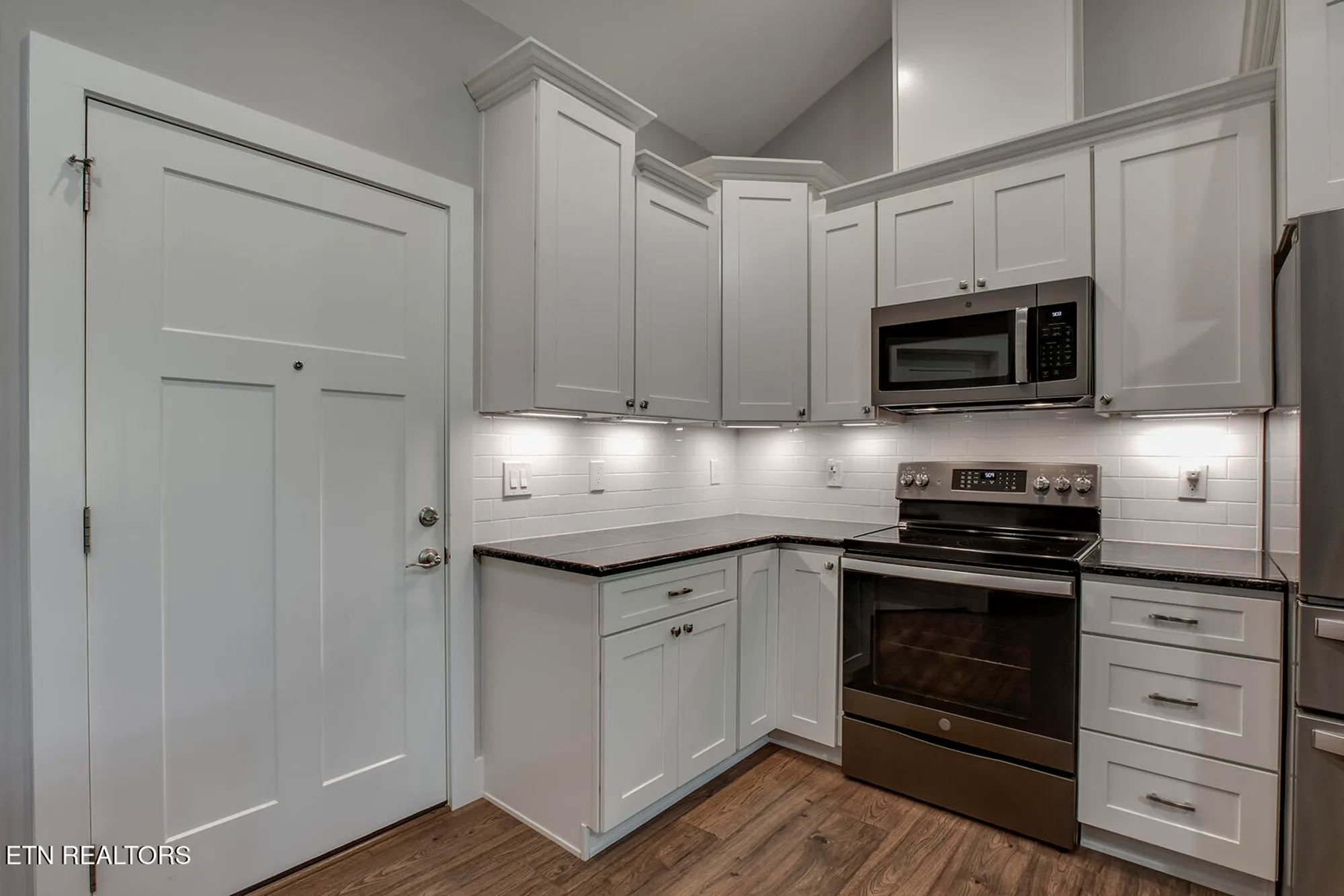 Property Slideshow image 22 of 51 | 244 chuniloti way, Loudon, TN, 37774