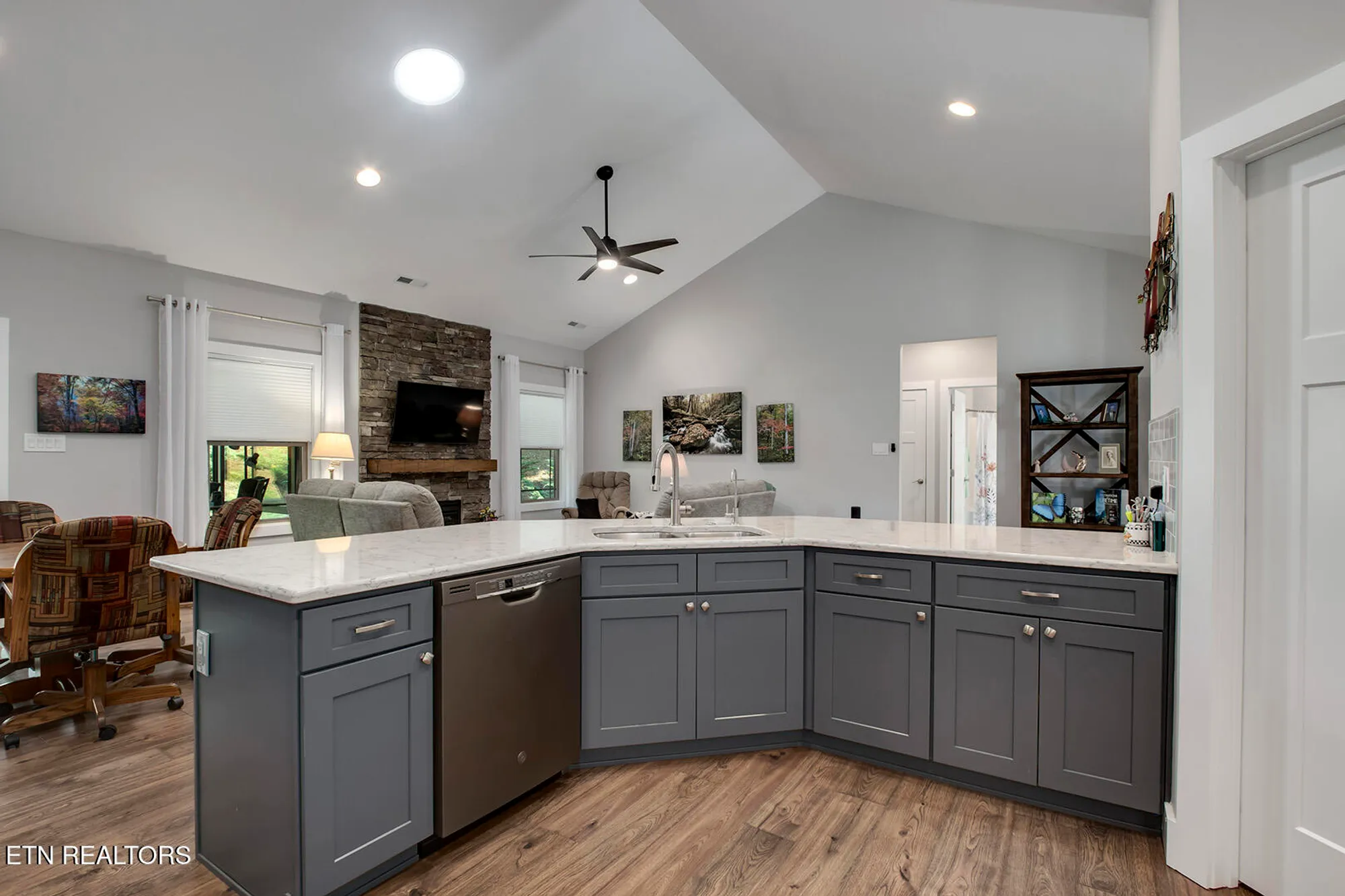 Property Slideshow image 23 of 51 | 244 chuniloti way, Loudon, TN, 37774