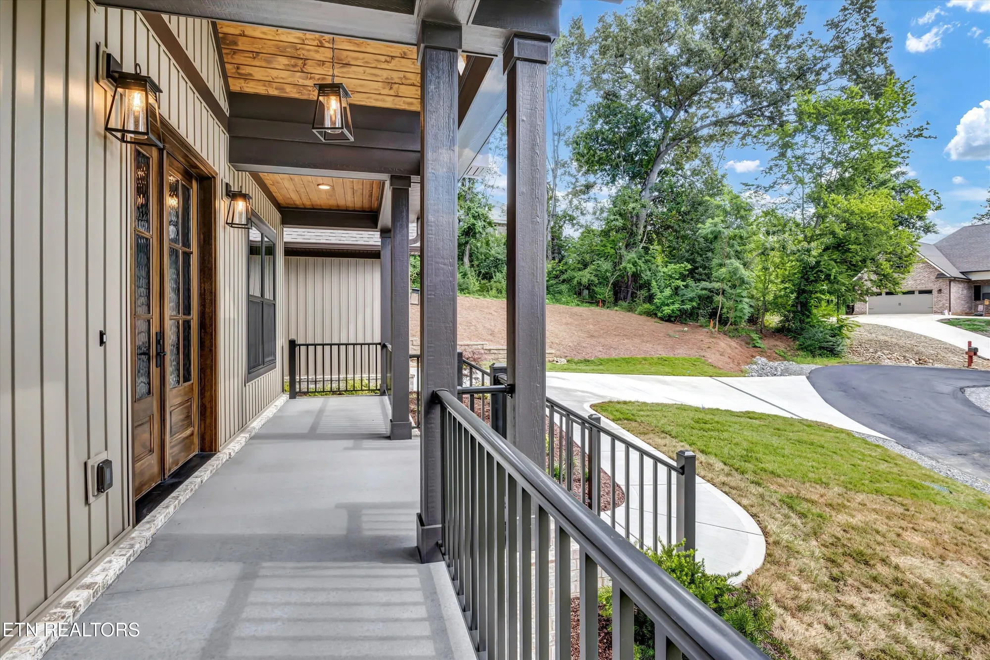 Property Slideshow image 4 of 36 | 204 kawga ln, Loudon, TN, 37774