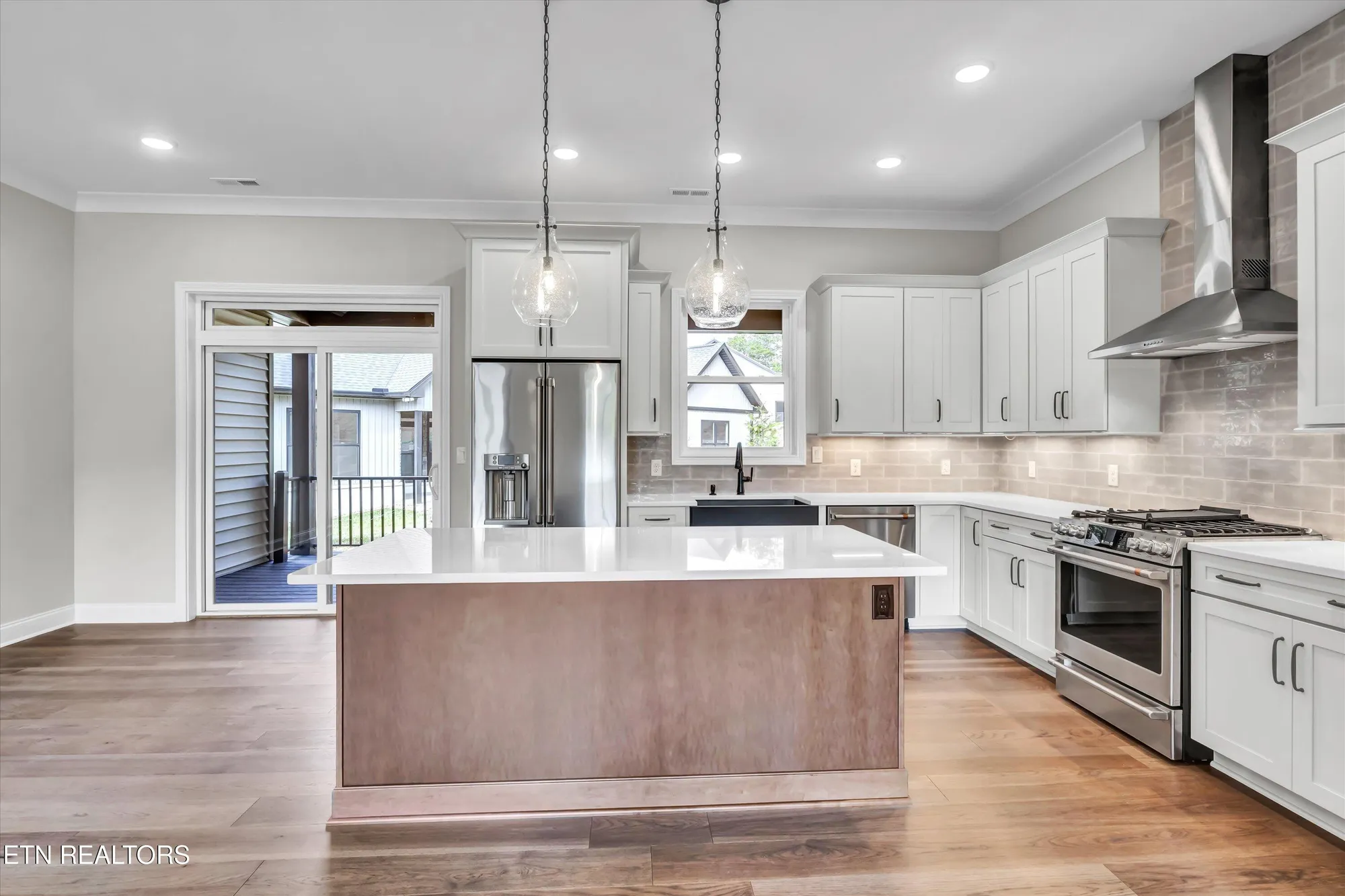 Property Slideshow image 13 of 36 | 204 kawga ln, Loudon, TN, 37774
