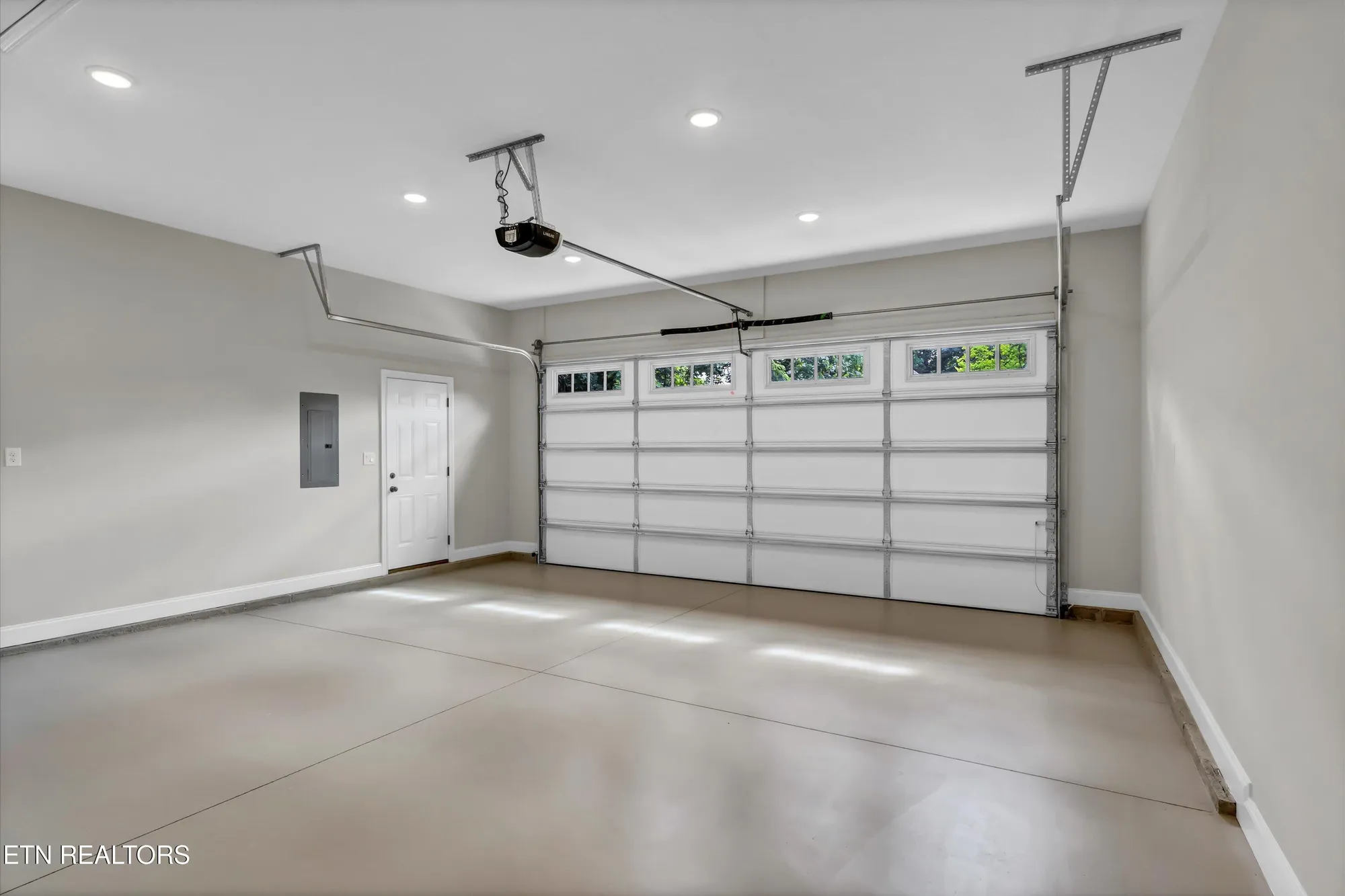 Property Slideshow image 19 of 36 | 204 kawga ln, Loudon, TN, 37774