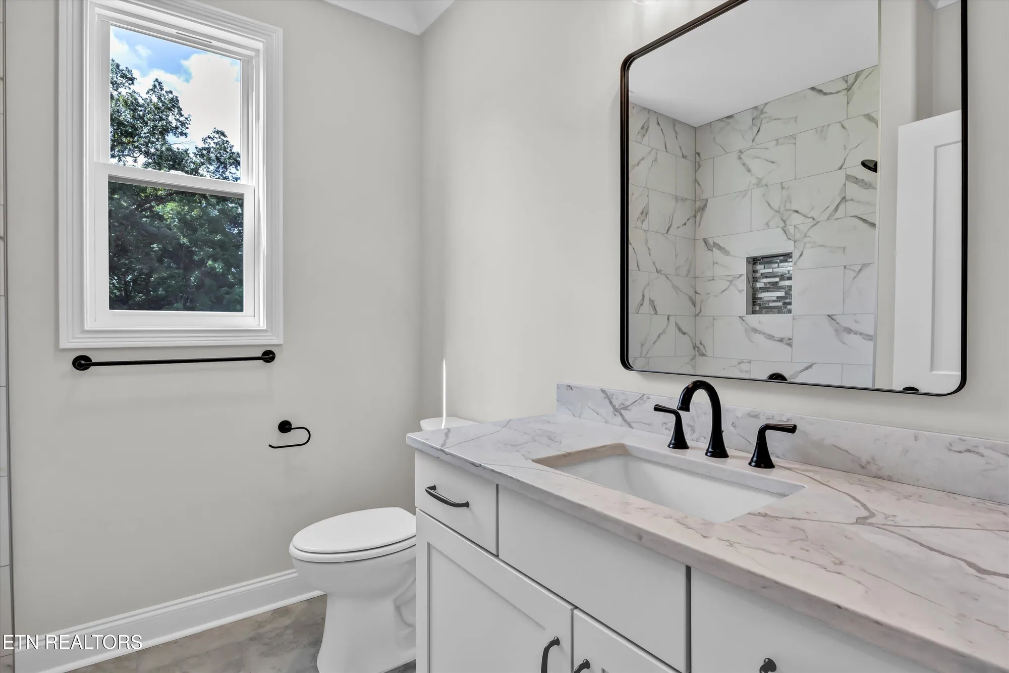 Property Slideshow image 31 of 36 | 204 kawga ln, Loudon, TN, 37774