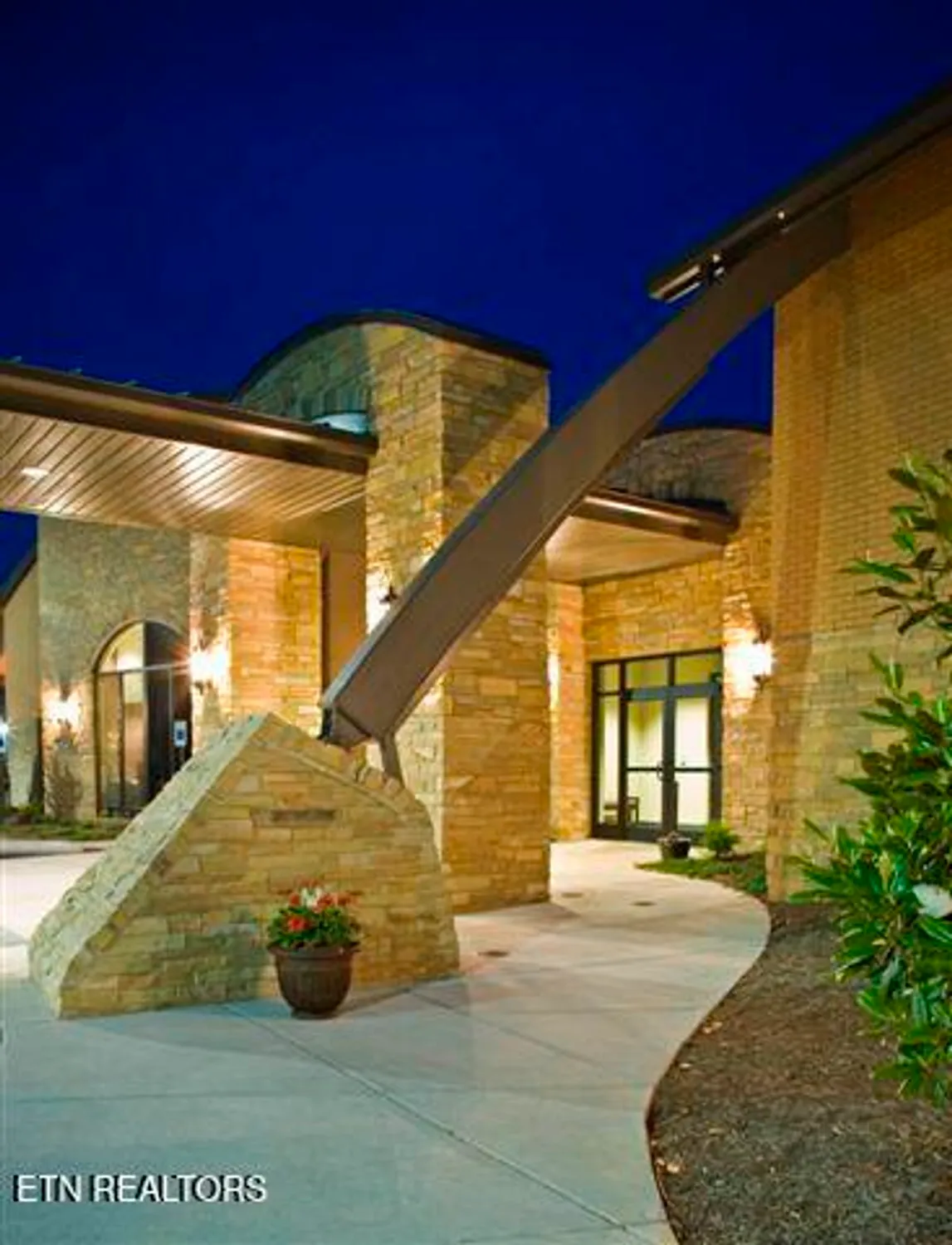 Property Slideshow image 34 of 57 | 701 westchester dr, Crossville, TN, 38558