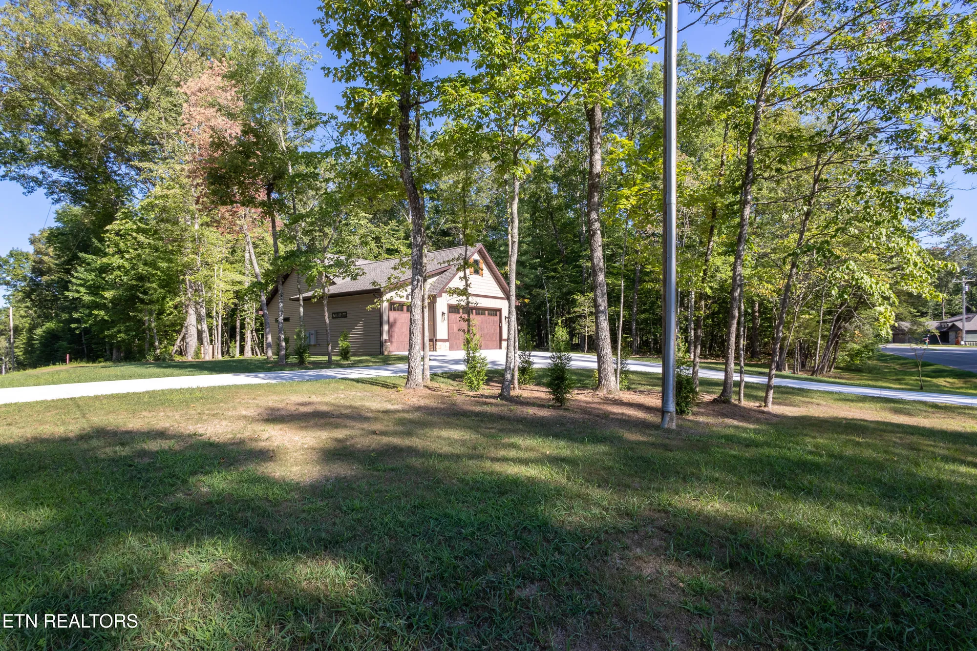 Property Slideshow image 28 of 57 | 701 westchester dr, Crossville, TN, 38558