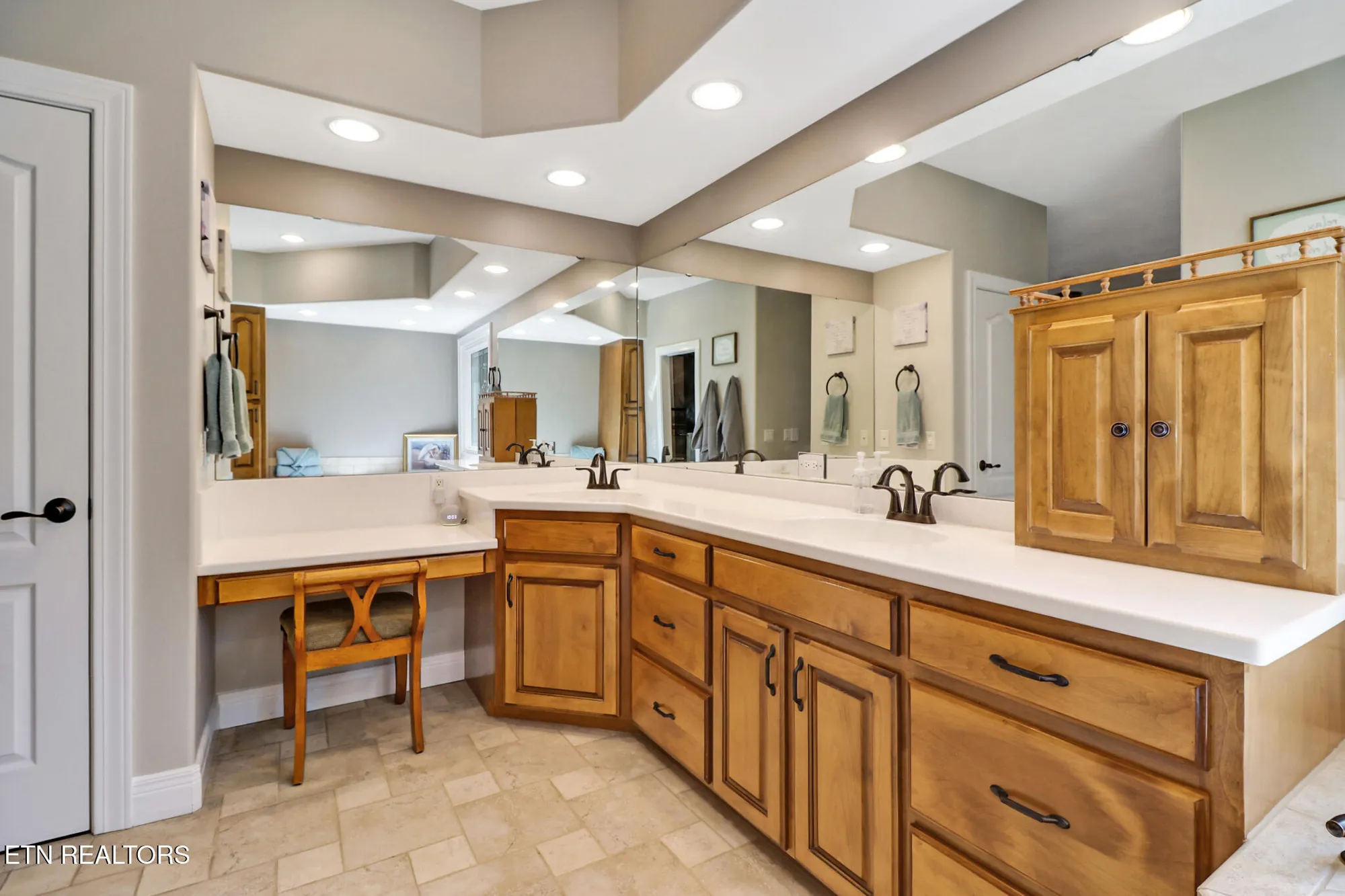 Property Slideshow image 31 of 54 | 31 holly ln, Crossville, TN, 38558