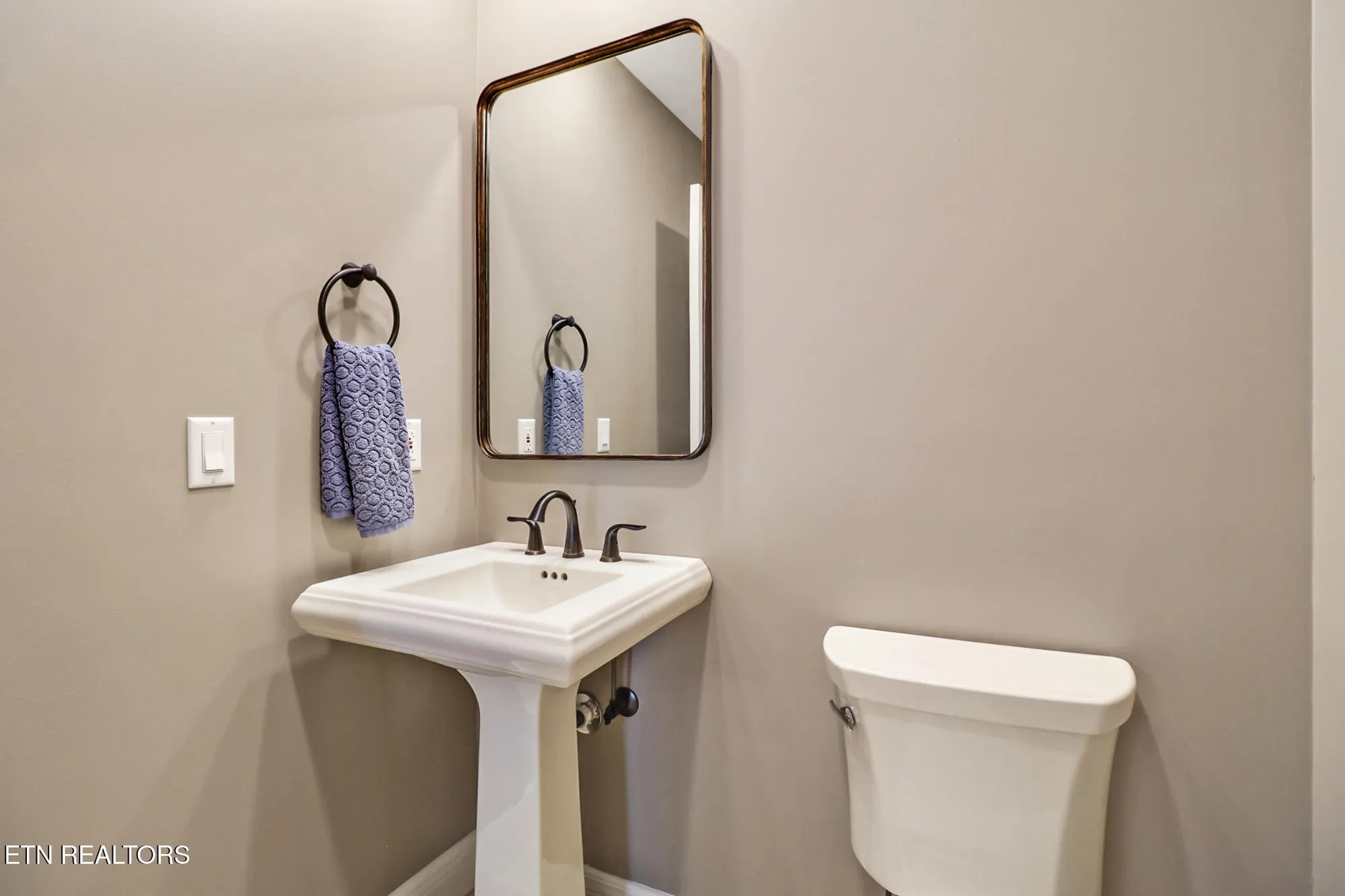 Property Slideshow image 37 of 54 | 31 holly ln, Crossville, TN, 38558