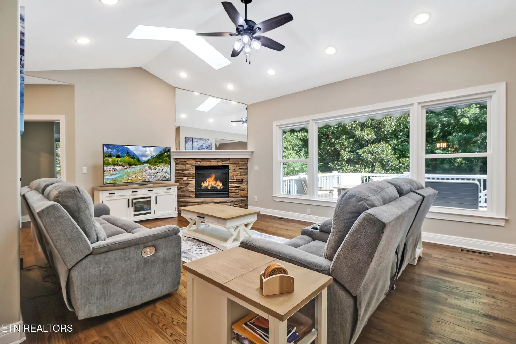 Property Slideshow image 14 of 54 | 31 holly ln, Crossville, TN, 38558