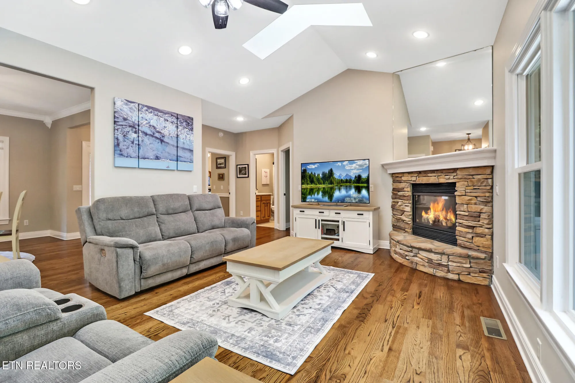 Property Slideshow image 15 of 54 | 31 holly ln, Crossville, TN, 38558