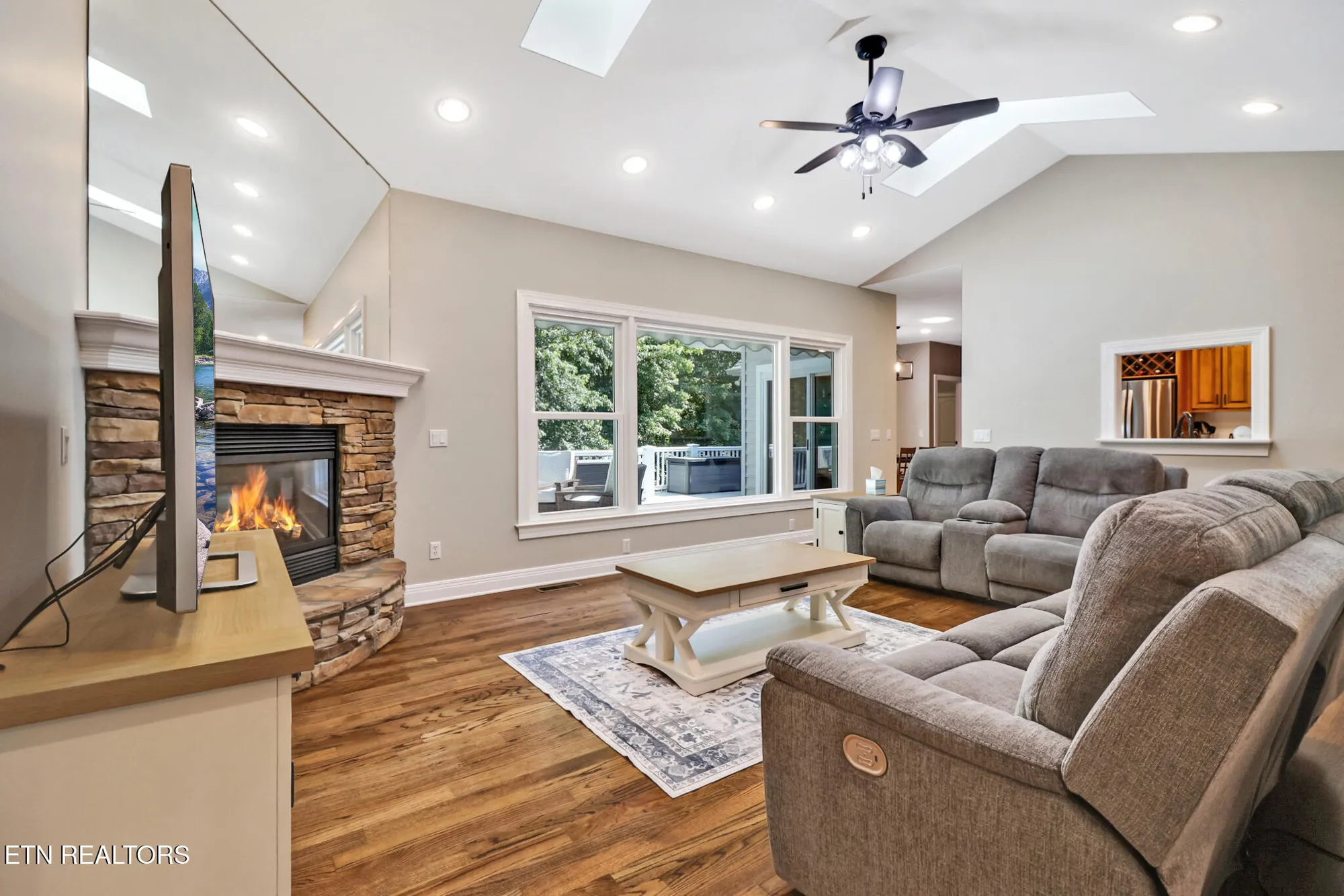 Property Slideshow image 17 of 54 | 31 holly ln, Crossville, TN, 38558