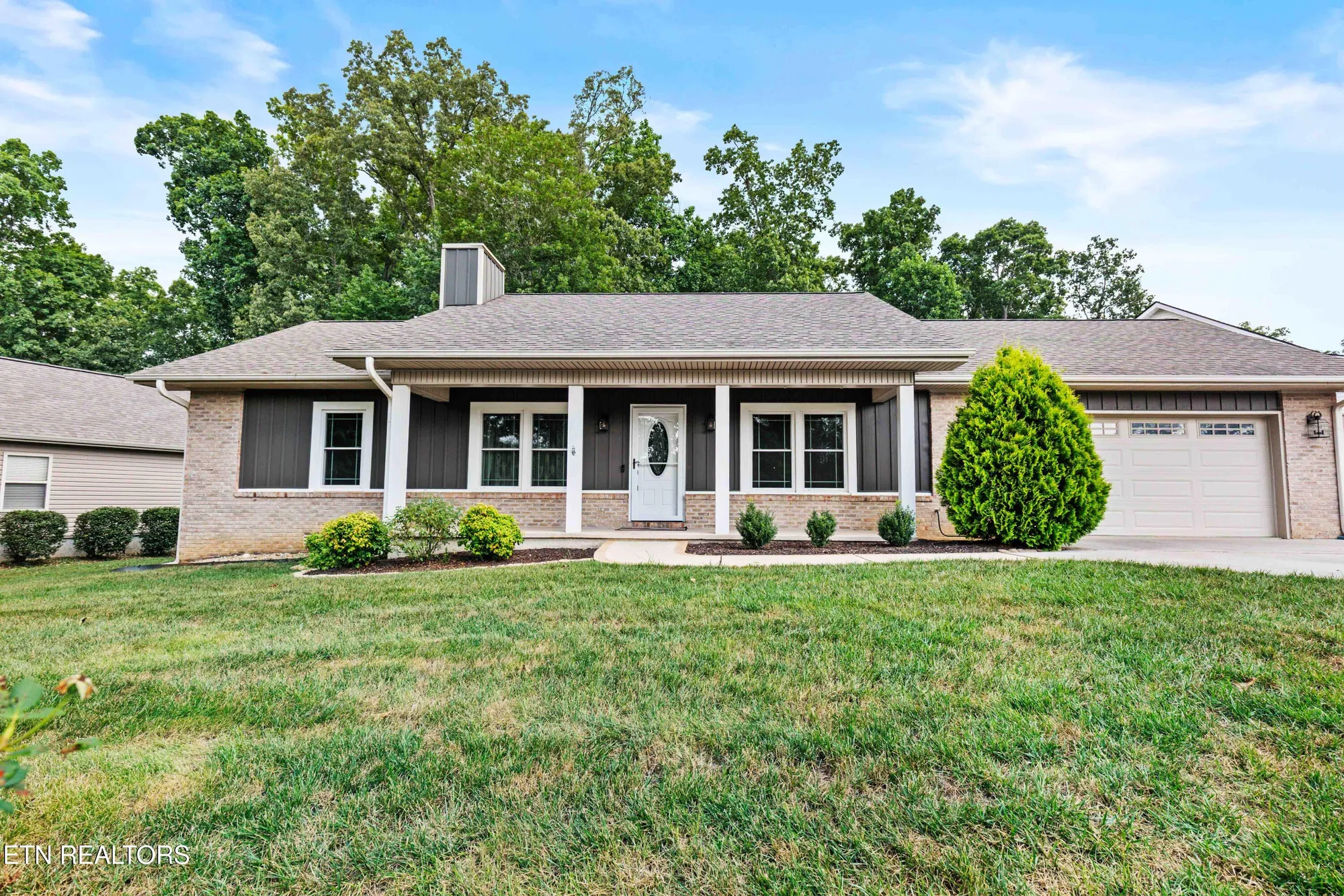 Property Slideshow image 1 of 33 | 121 yona way, Loudon, TN, 37774