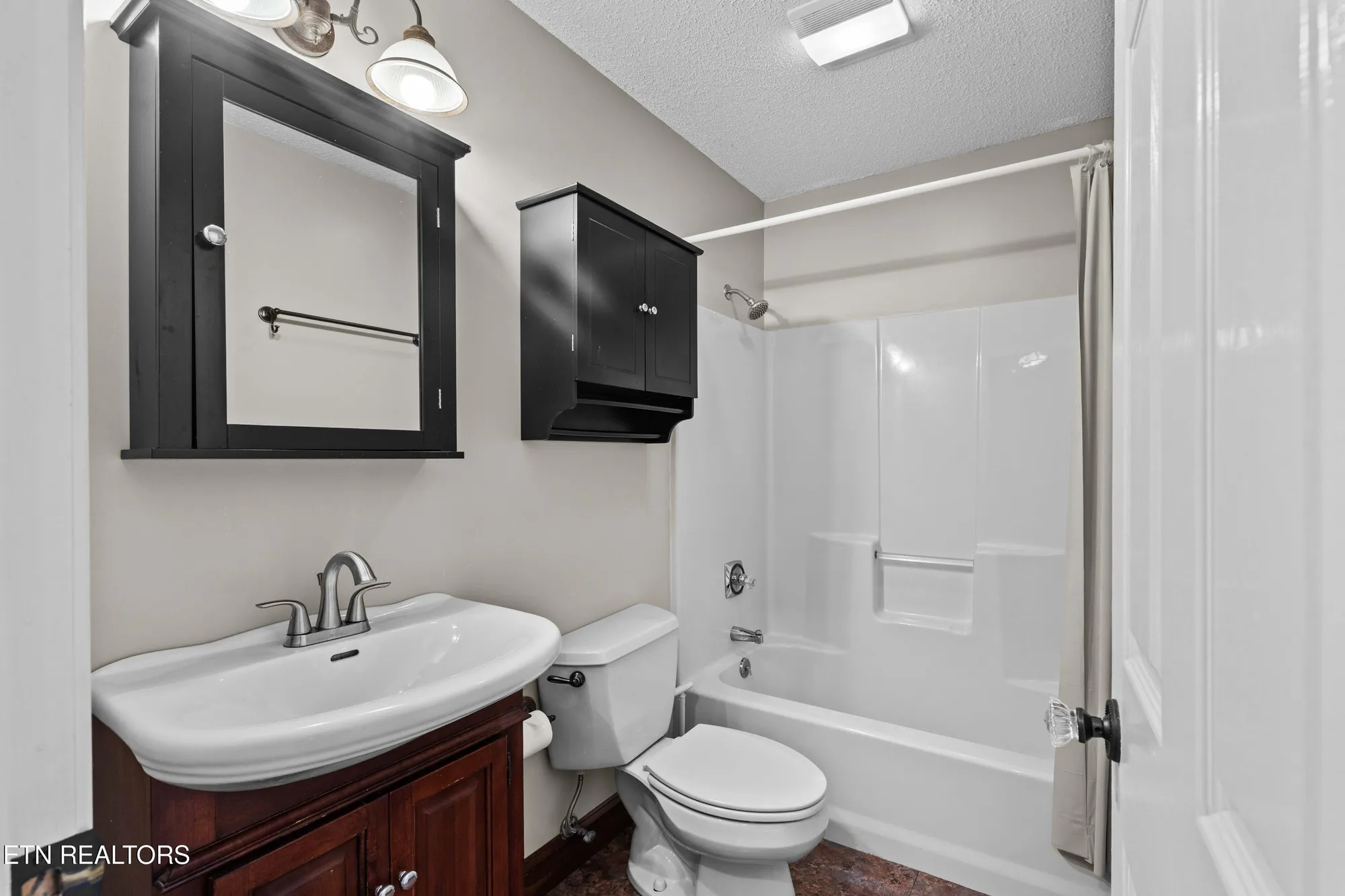 Property Slideshow image 22 of 33 | 121 yona way, Loudon, TN, 37774