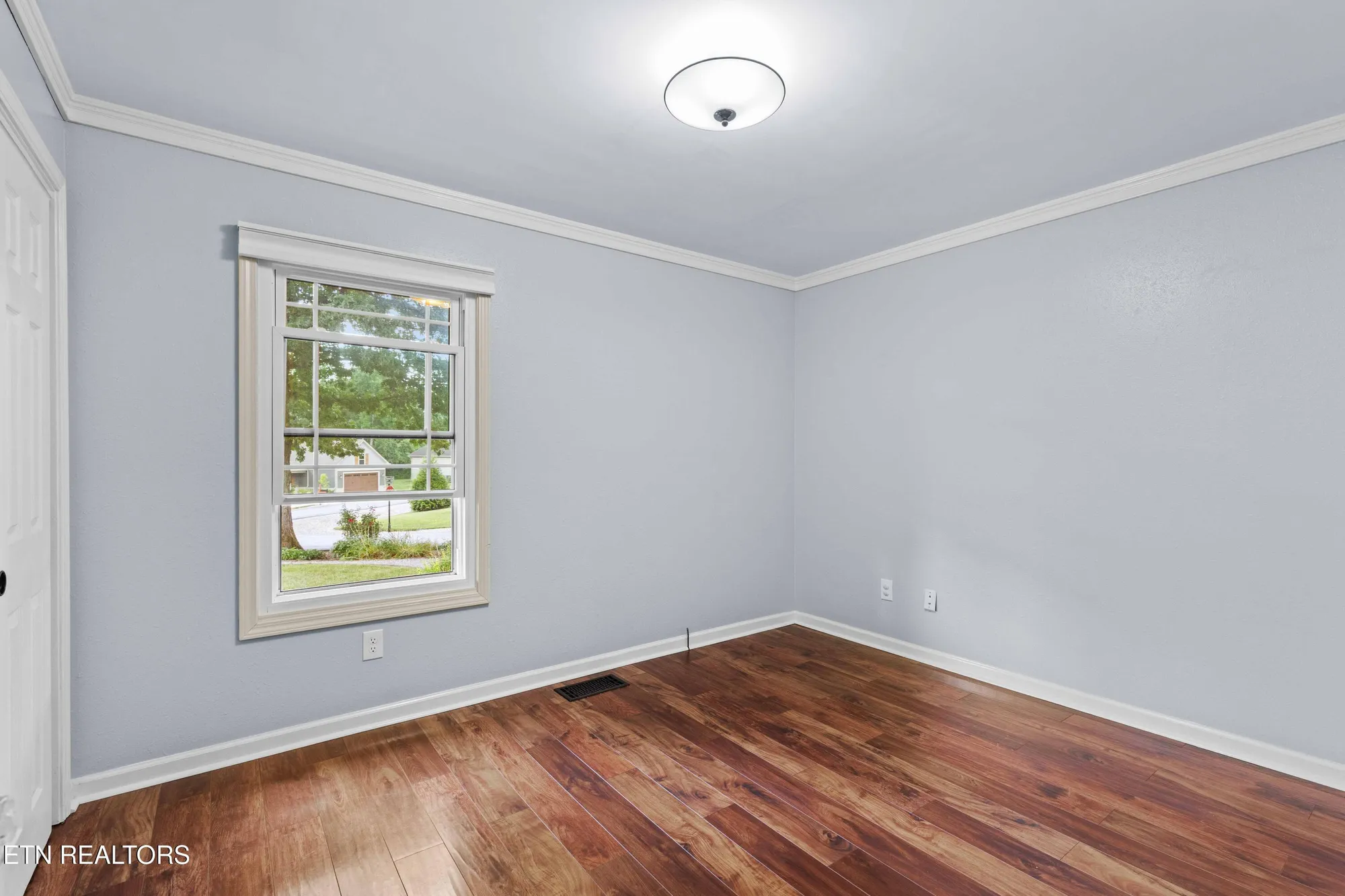 Property Slideshow image 23 of 33 | 121 yona way, Loudon, TN, 37774