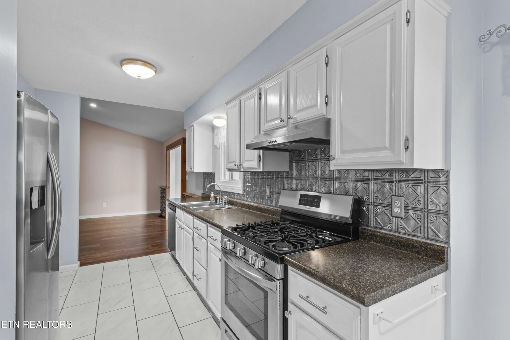 Property Slideshow image 11 of 33 | 121 yona way, Loudon, TN, 37774