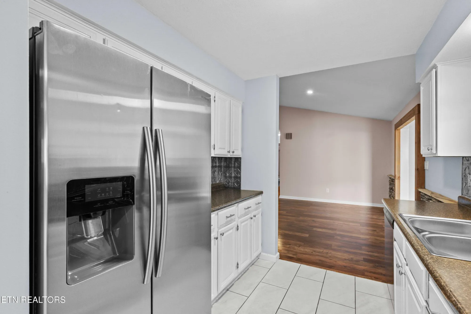 Property Slideshow image 12 of 33 | 121 yona way, Loudon, TN, 37774