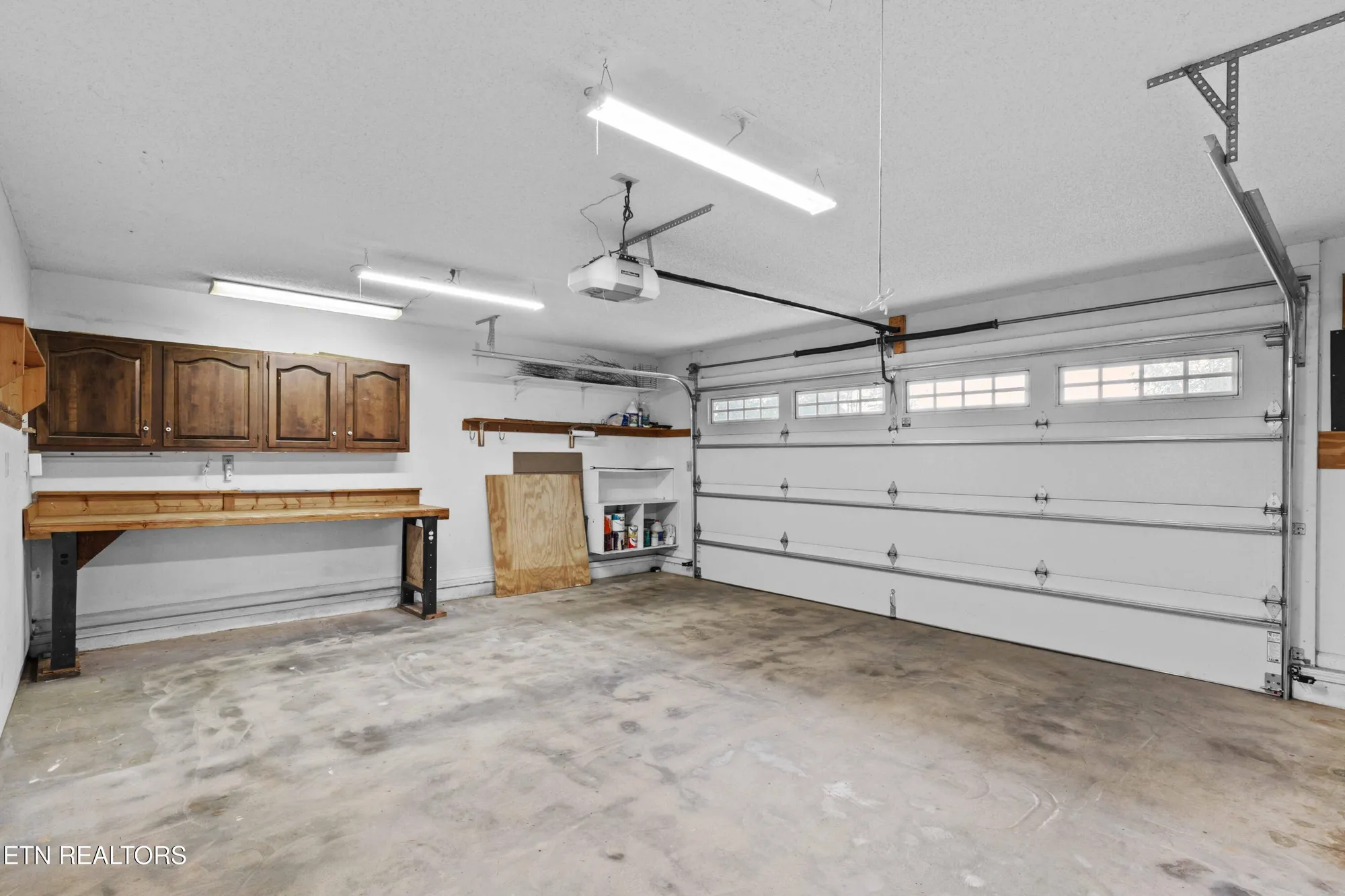 Property Slideshow image 30 of 33 | 121 yona way, Loudon, TN, 37774