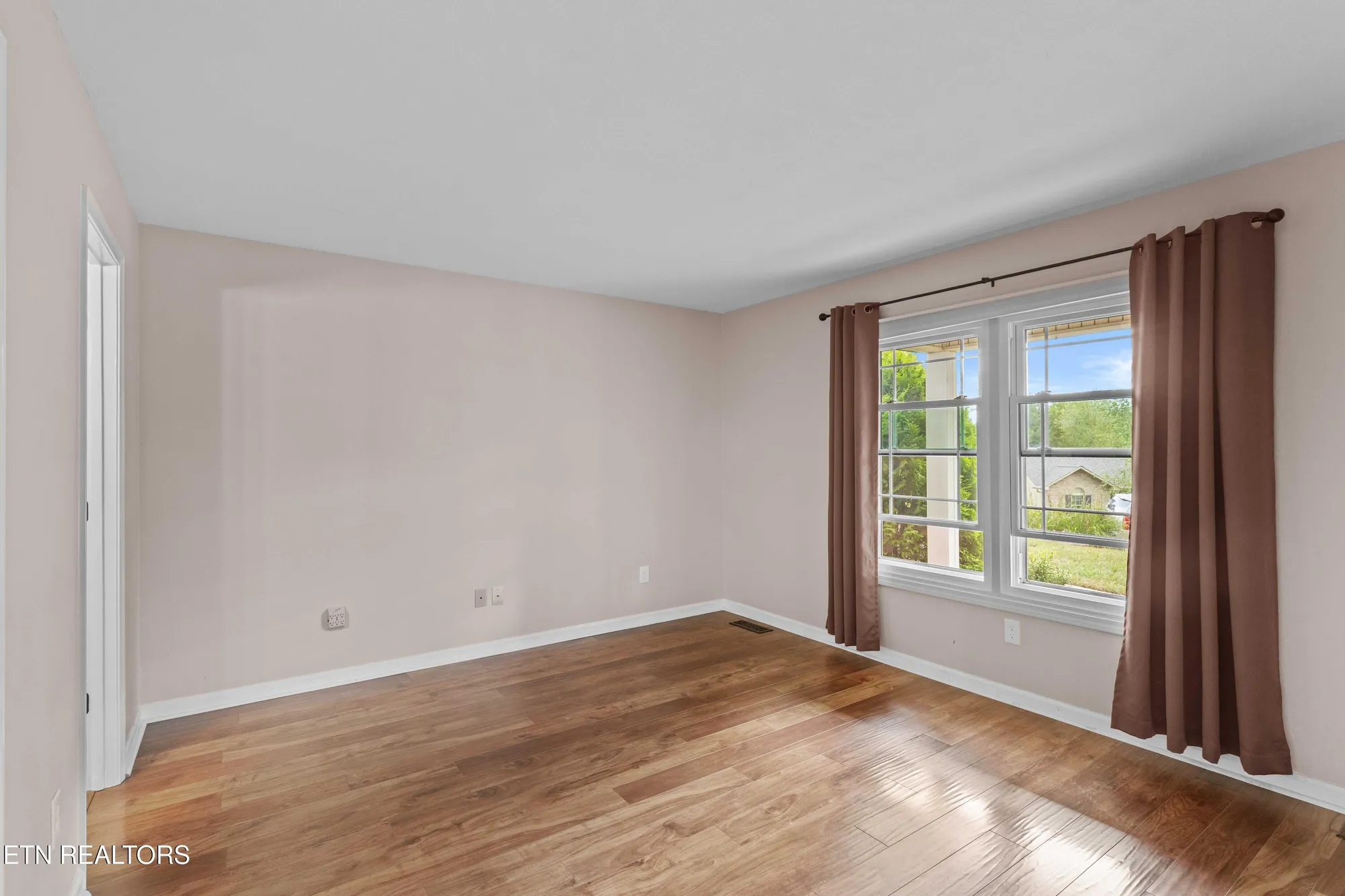 Property Slideshow image 14 of 33 | 121 yona way, Loudon, TN, 37774