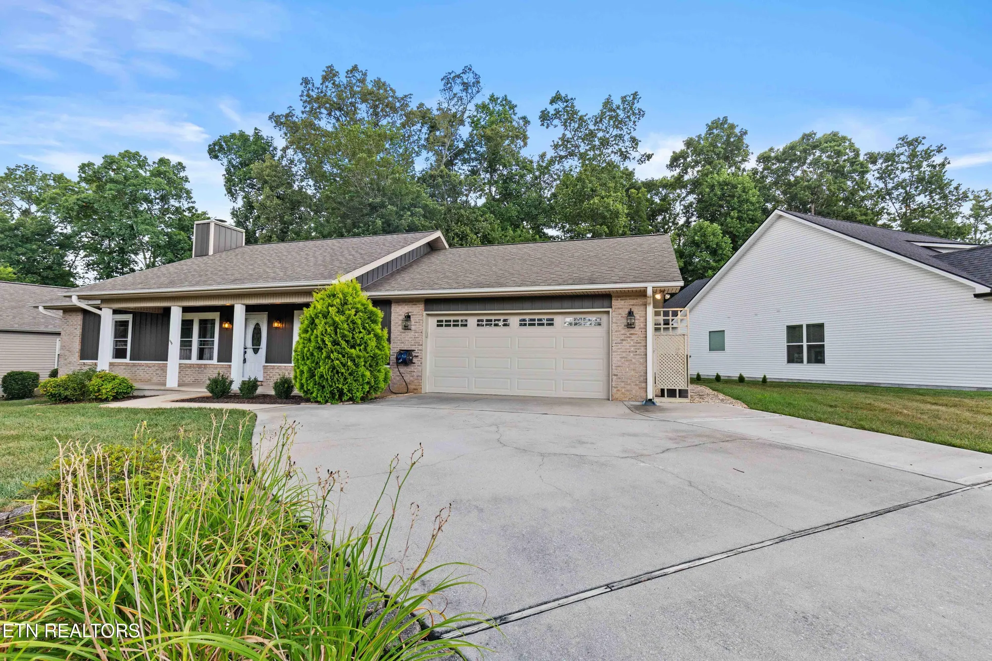 Property Slideshow image 2 of 33 | 121 yona way, Loudon, TN, 37774