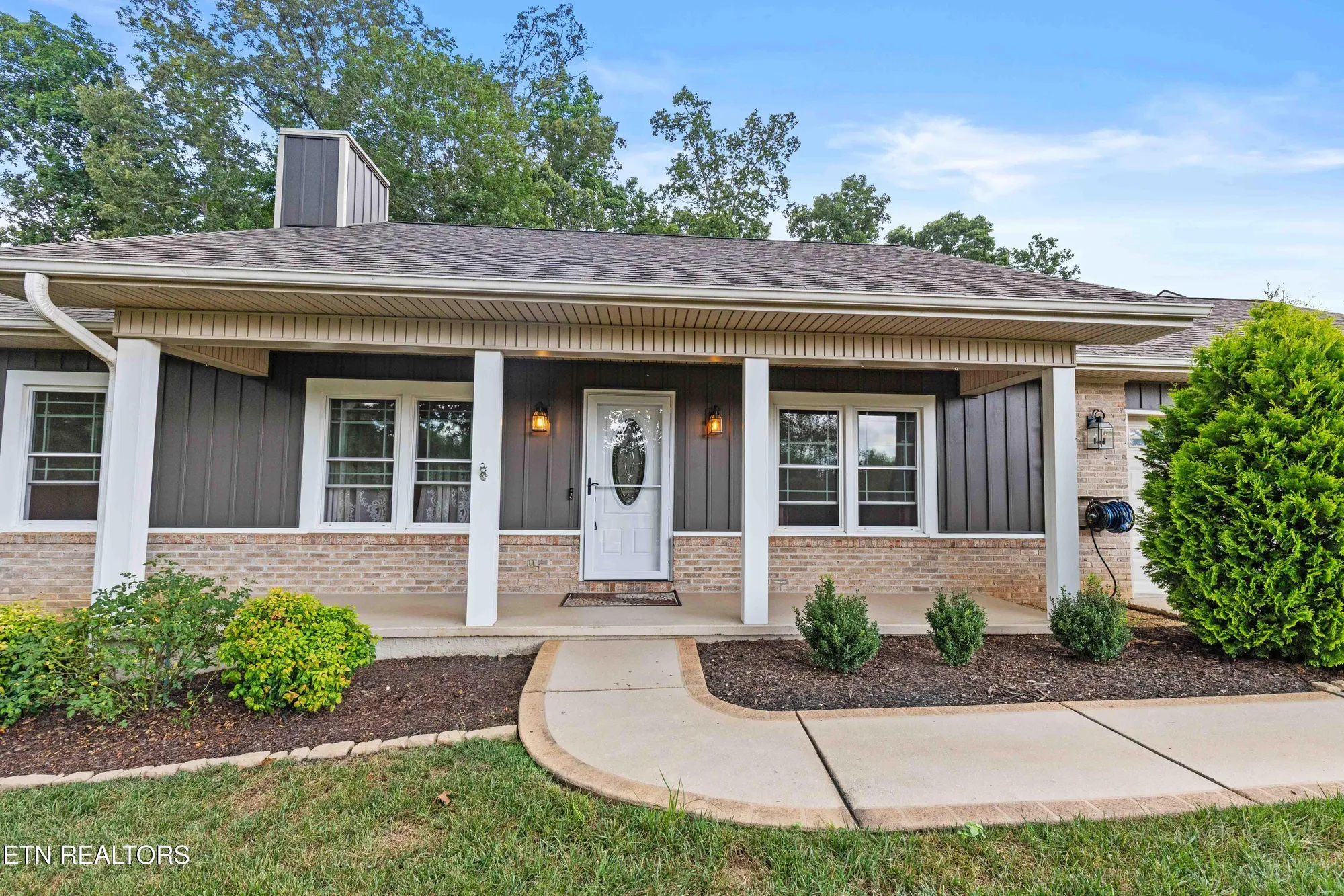 Property Slideshow image 3 of 33 | 121 yona way, Loudon, TN, 37774