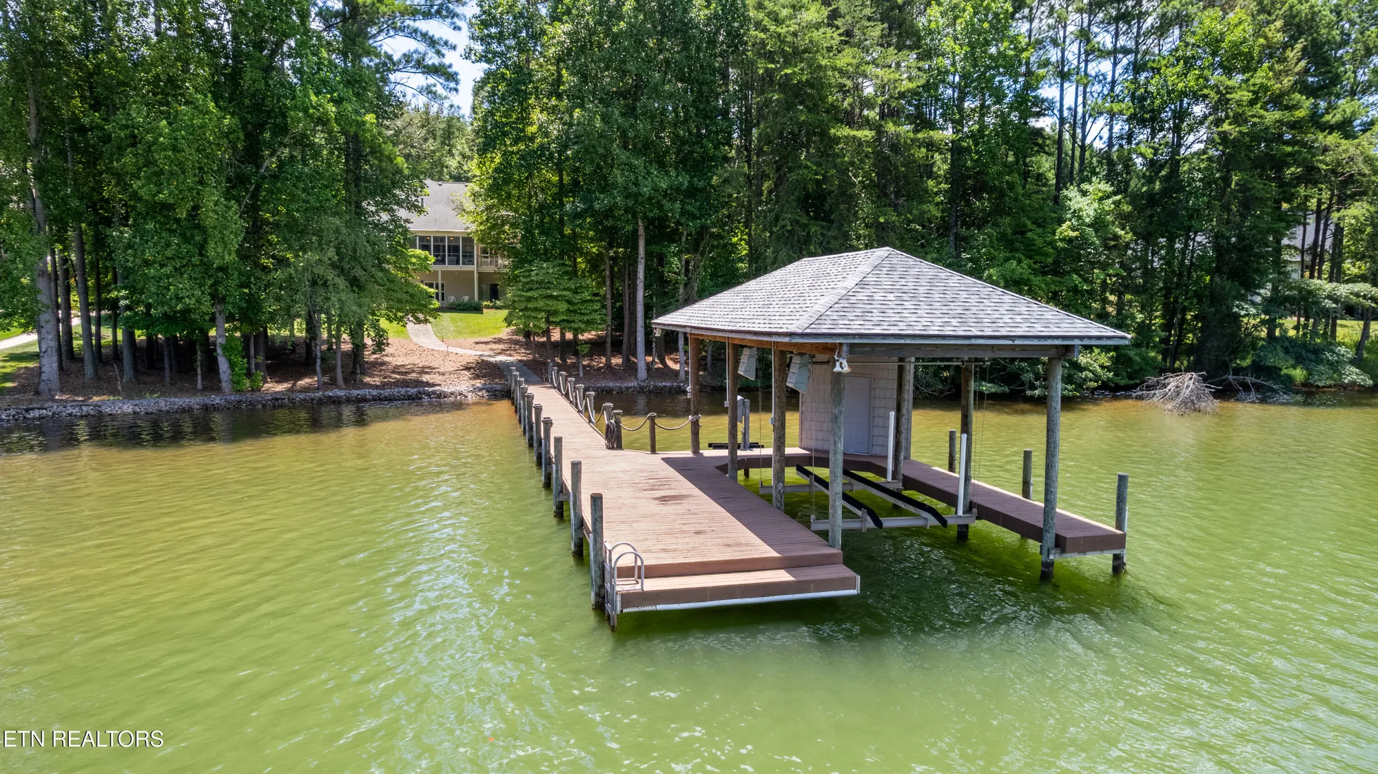 Property Slideshow image 6 of 56 | 300 marsh hawk dr, Vonore, TN, 37885