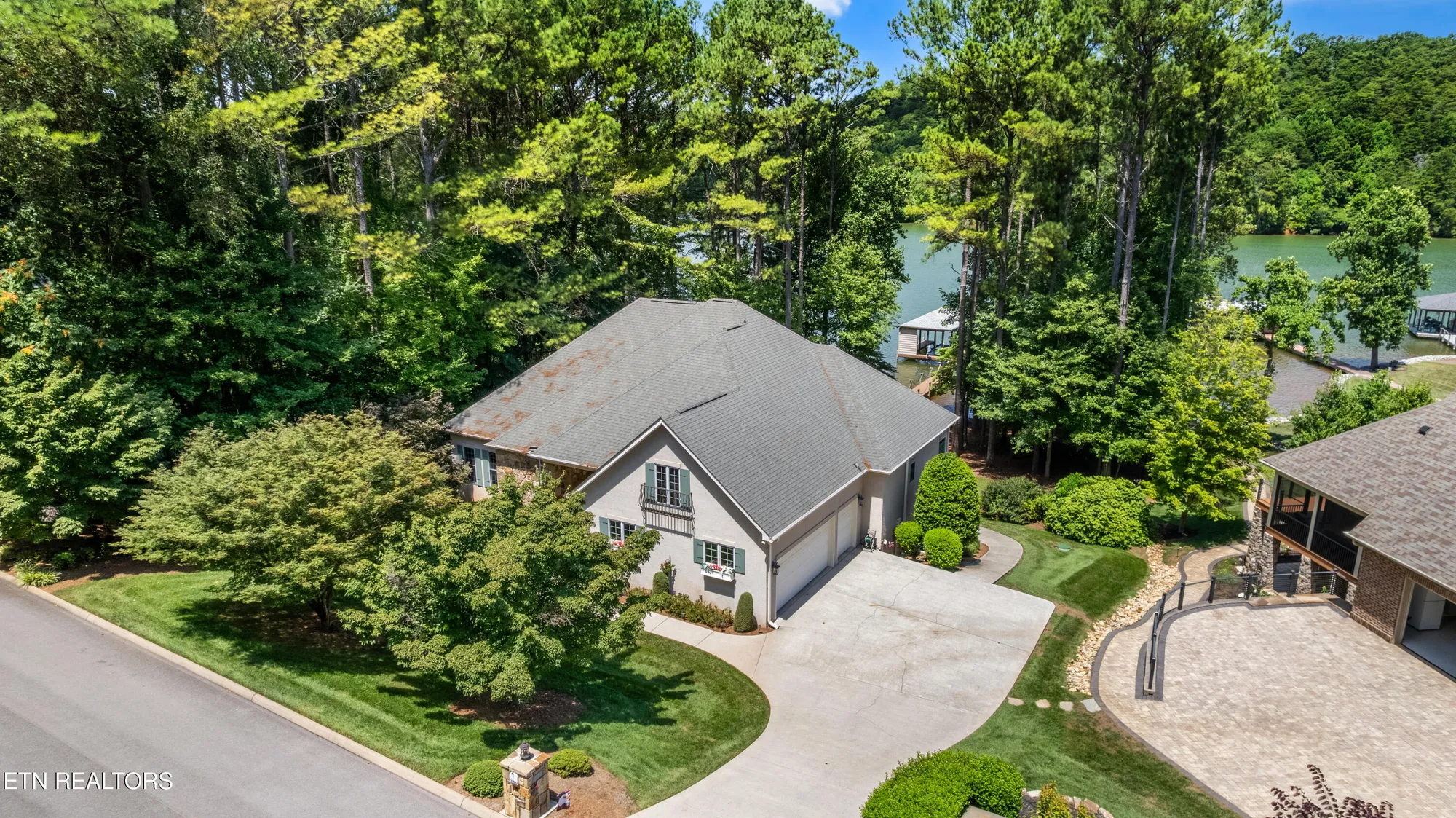 Property Slideshow image 3 of 56 | 300 marsh hawk dr, Vonore, TN, 37885