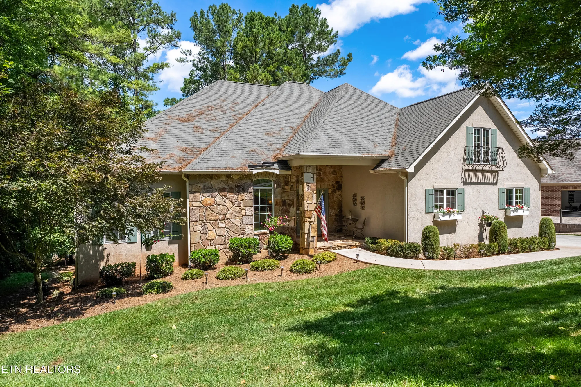 Property Slideshow image 1 of 56 | 300 marsh hawk dr, Vonore, TN, 37885