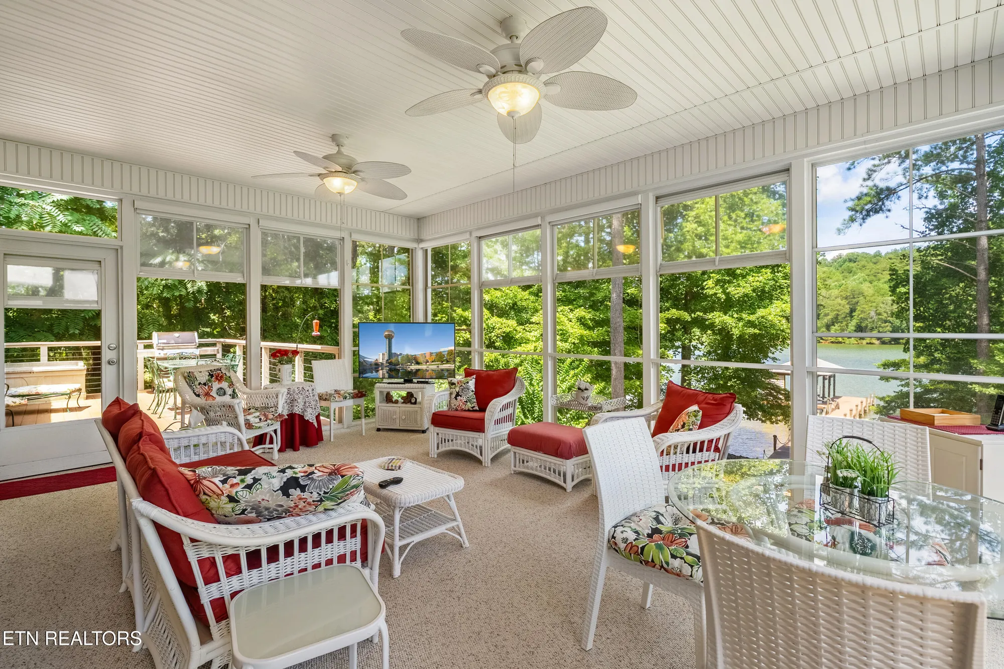 Property Slideshow image 20 of 56 | 300 marsh hawk dr, Vonore, TN, 37885