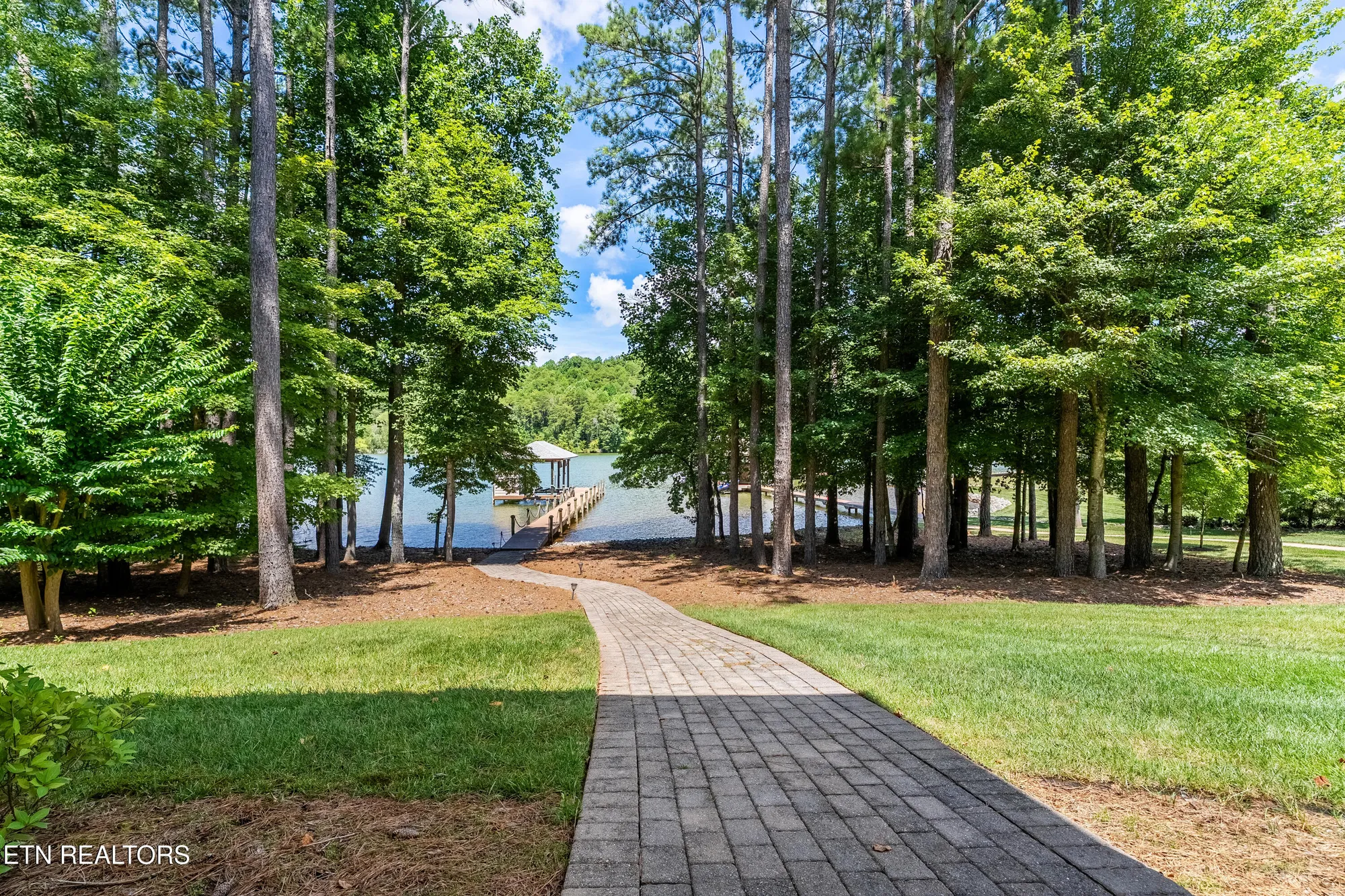 Property Slideshow image 48 of 56 | 300 marsh hawk dr, Vonore, TN, 37885