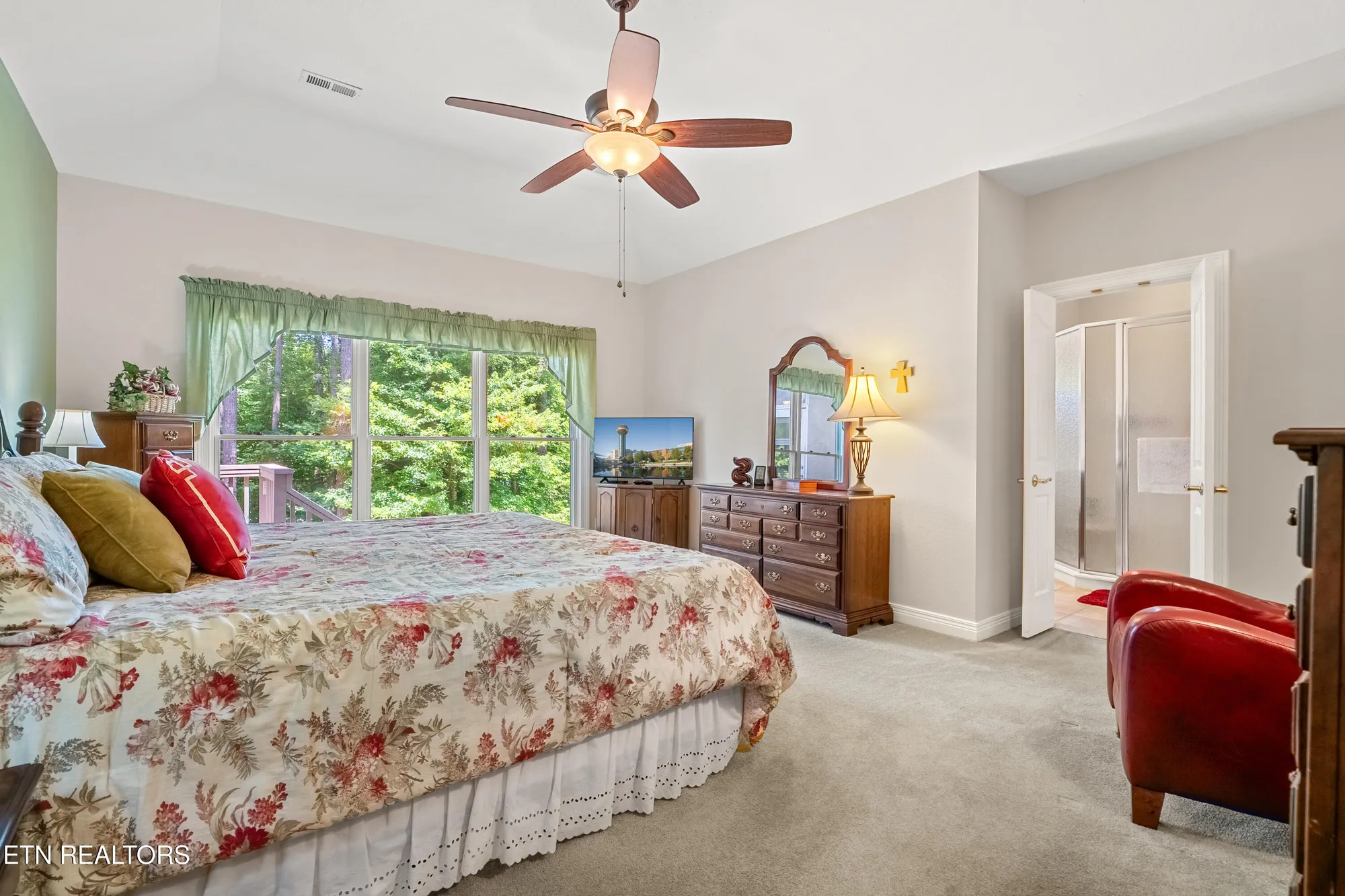 Property Slideshow image 21 of 56 | 300 marsh hawk dr, Vonore, TN, 37885