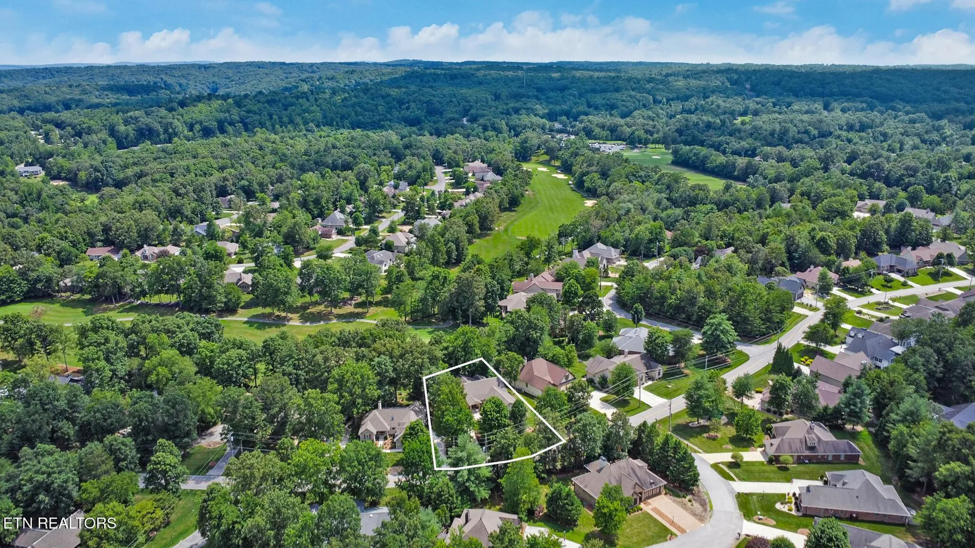 Property Slideshow image 4 of 53 | 125 forest hill dr, Crossville, TN, 38558