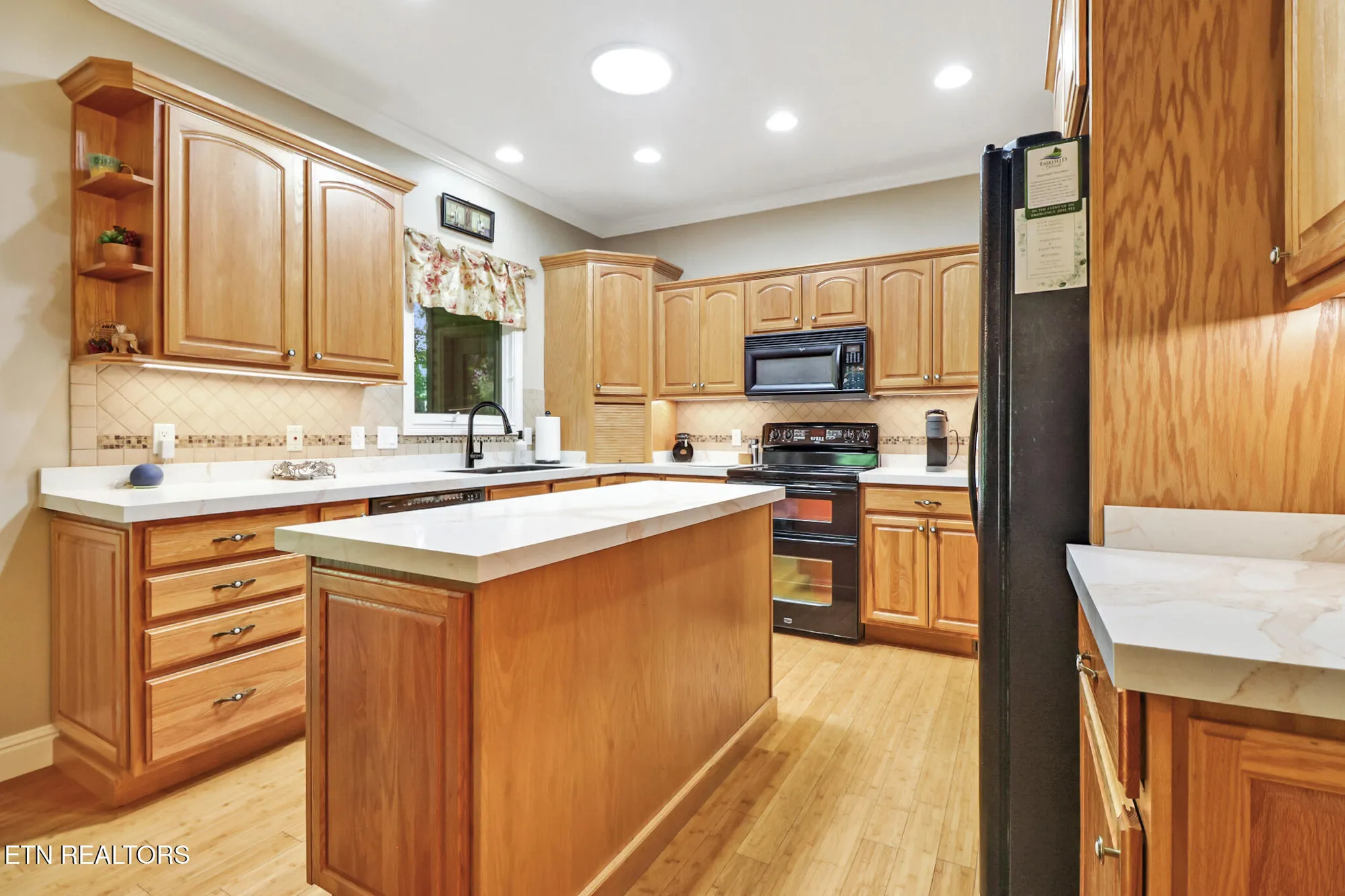 Property Slideshow image 18 of 53 | 125 forest hill dr, Crossville, TN, 38558