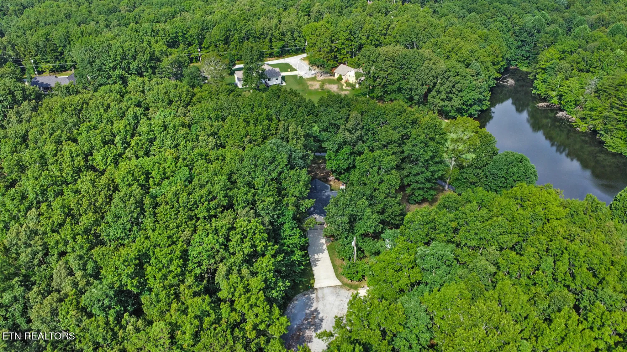 Property Slideshow image 44 of 52 | 37 clinebrook dr, Crossville, TN, 38558