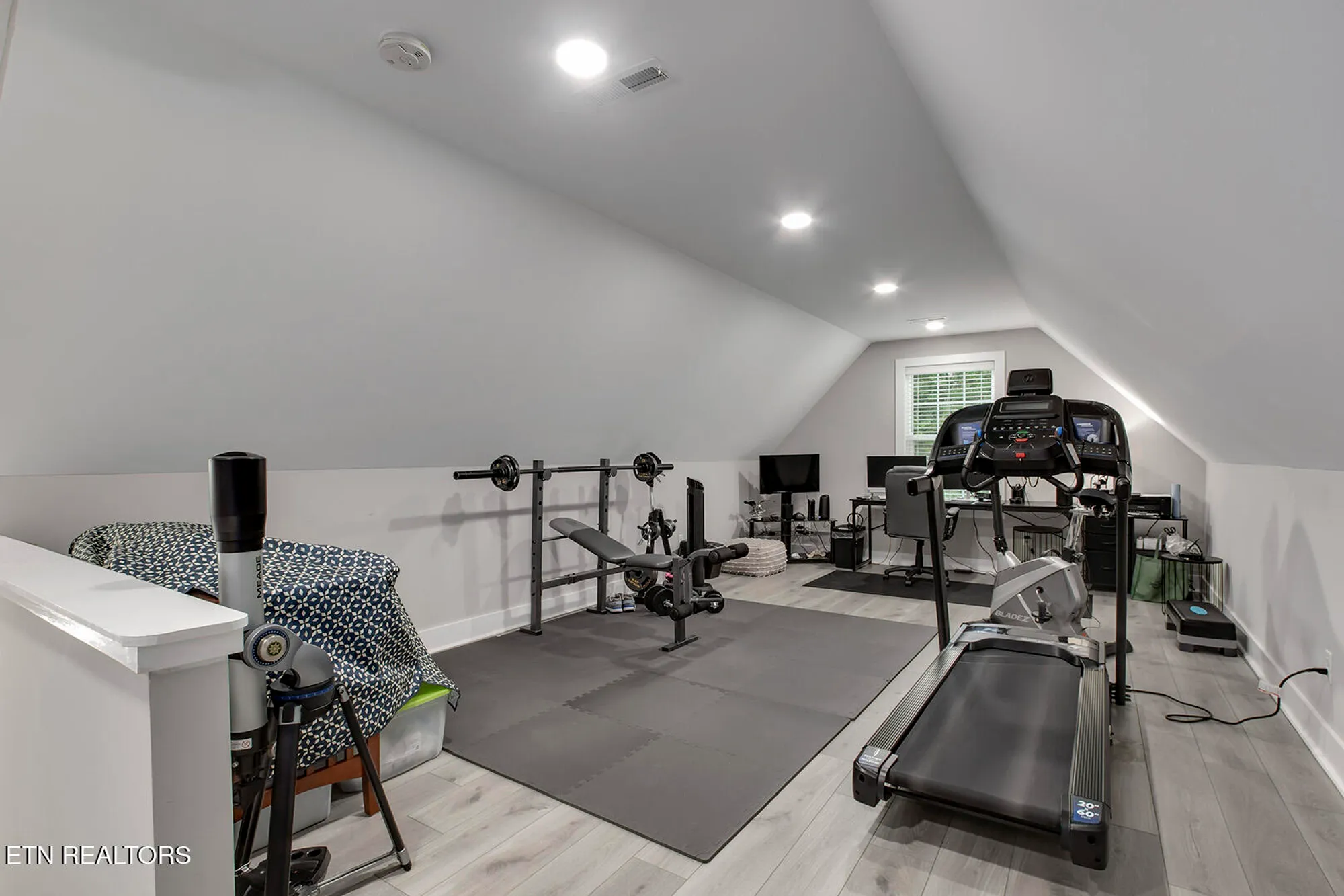 Property Slideshow image 42 of 51 | 308 oostagala ln, Loudon, TN, 37774