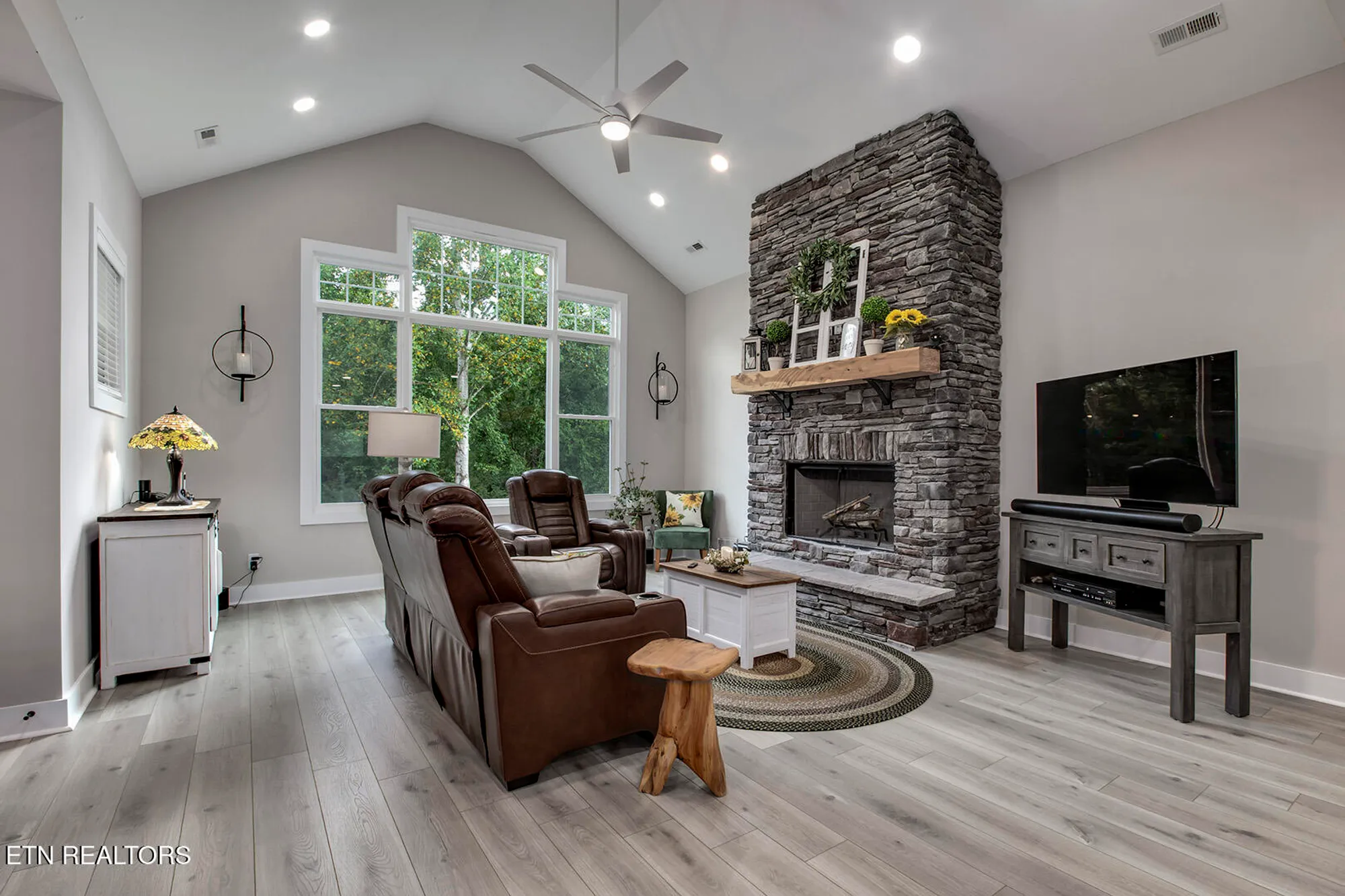 Property Slideshow image 4 of 51 | 308 oostagala ln, Loudon, TN, 37774