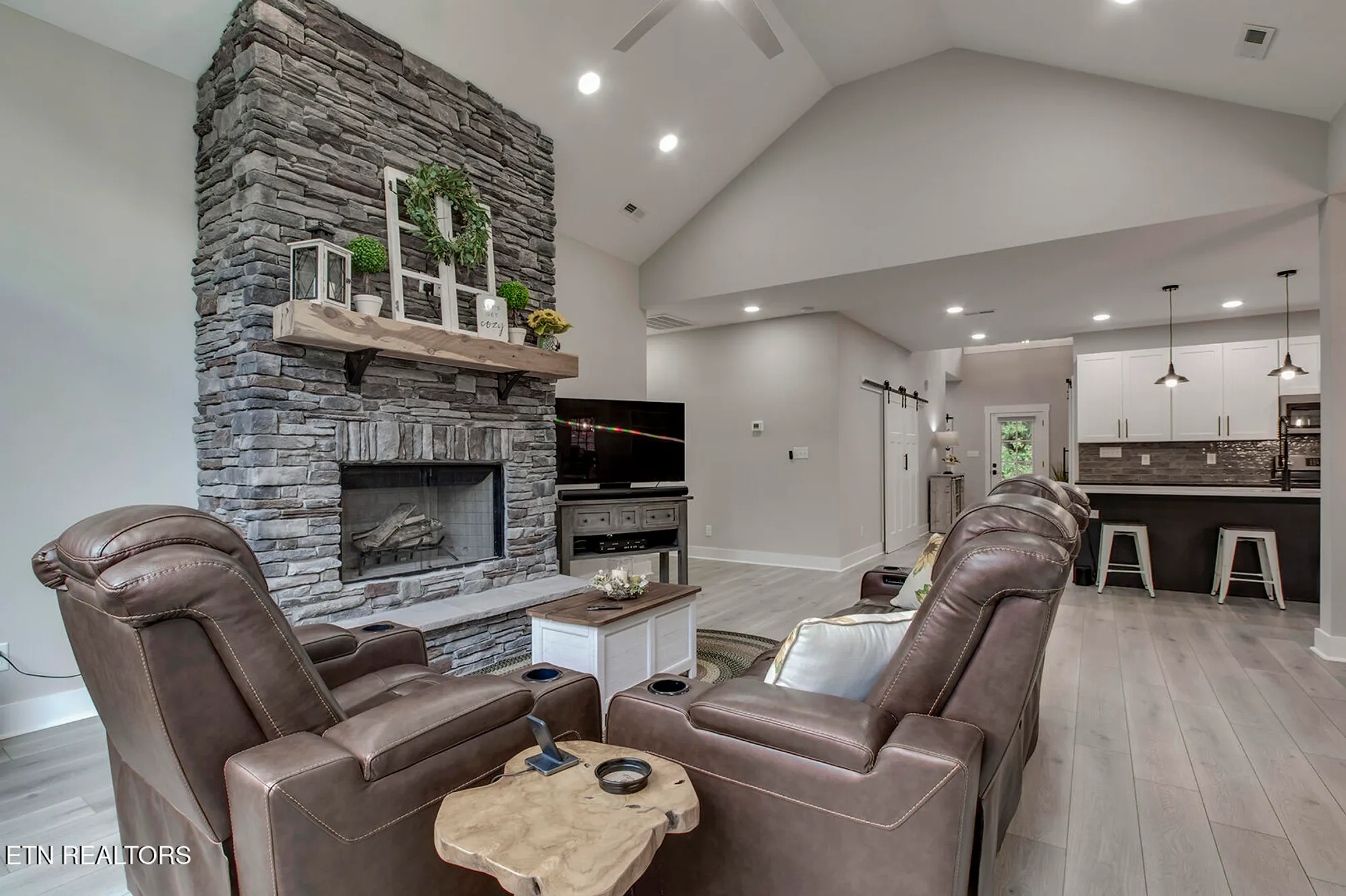 Property Slideshow image 6 of 51 | 308 oostagala ln, Loudon, TN, 37774