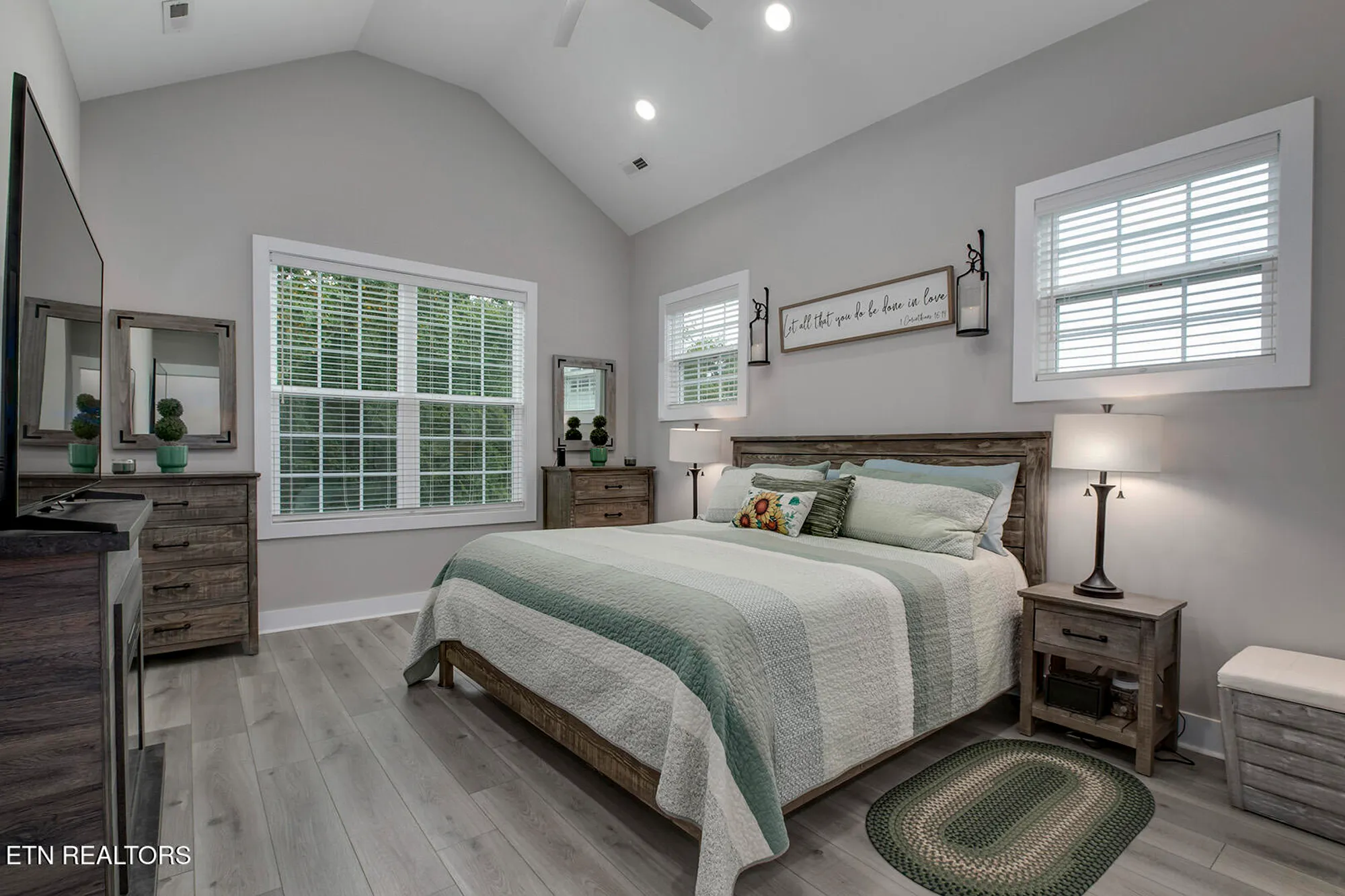 Property Slideshow image 27 of 51 | 308 oostagala ln, Loudon, TN, 37774