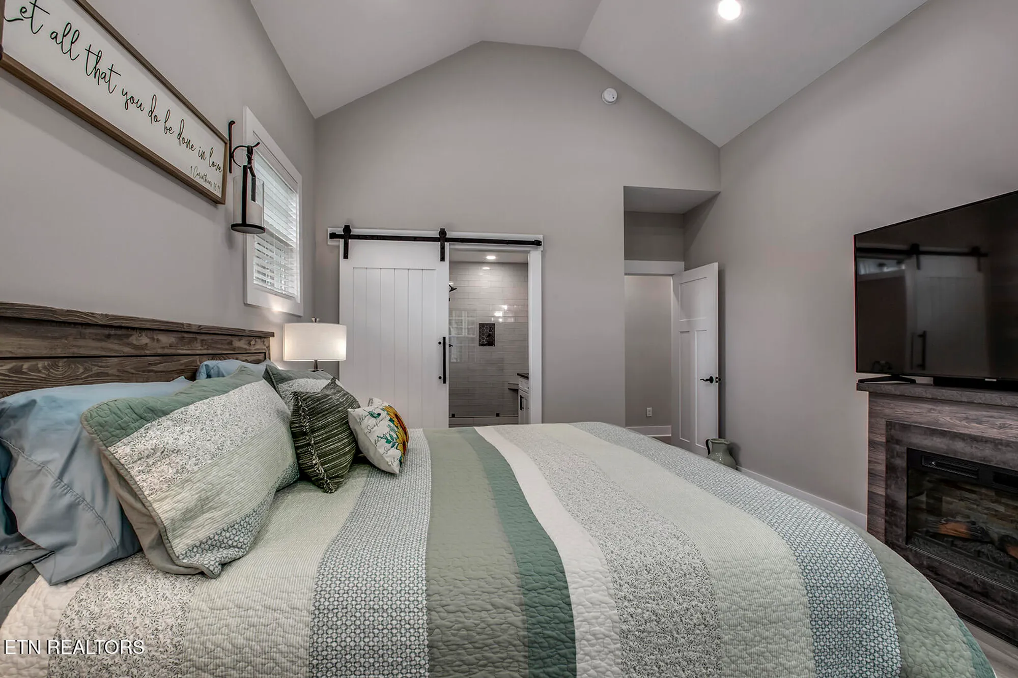 Property Slideshow image 28 of 51 | 308 oostagala ln, Loudon, TN, 37774