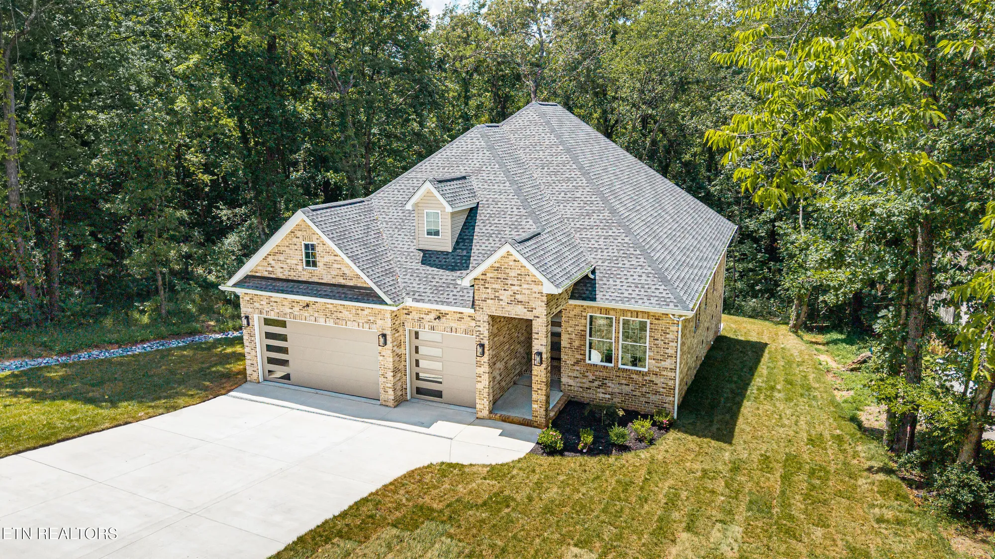 Property Slideshow image 2 of 60 | 222 oostanali way, Loudon, TN, 37774