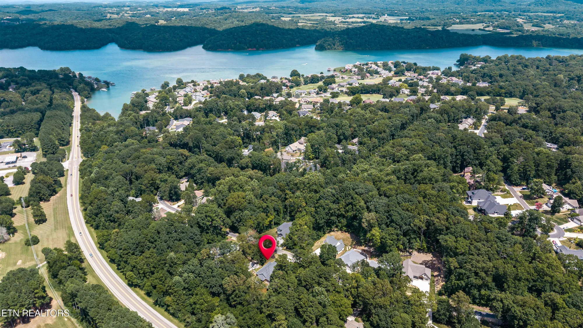 Property Slideshow image 5 of 60 | 222 oostanali way, Loudon, TN, 37774