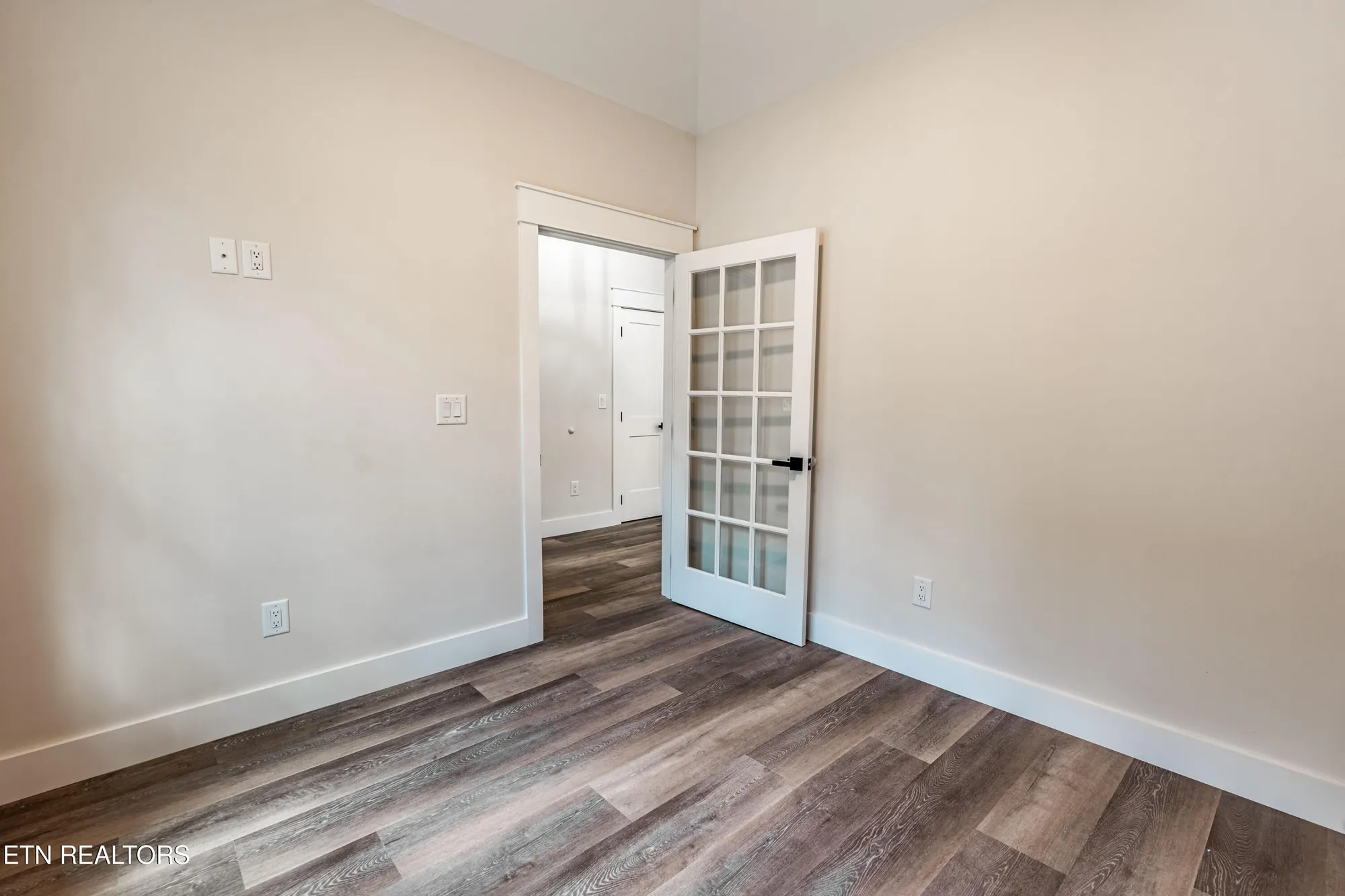 Property Slideshow image 35 of 60 | 222 oostanali way, Loudon, TN, 37774