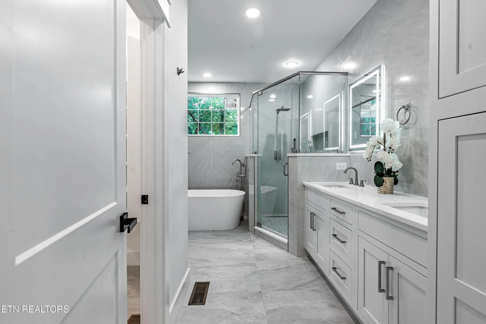 Property Slideshow image 40 of 60 | 222 oostanali way, Loudon, TN, 37774