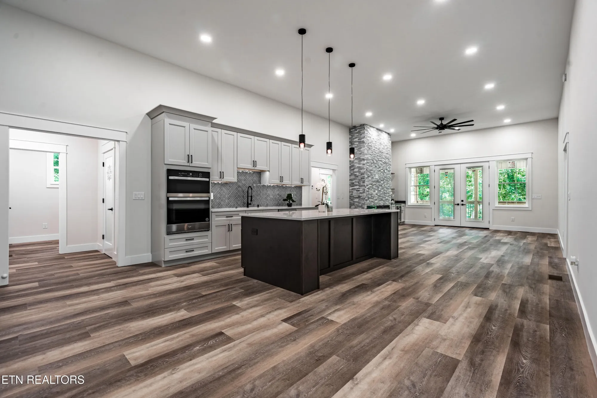 Property Slideshow image 9 of 60 | 222 oostanali way, Loudon, TN, 37774