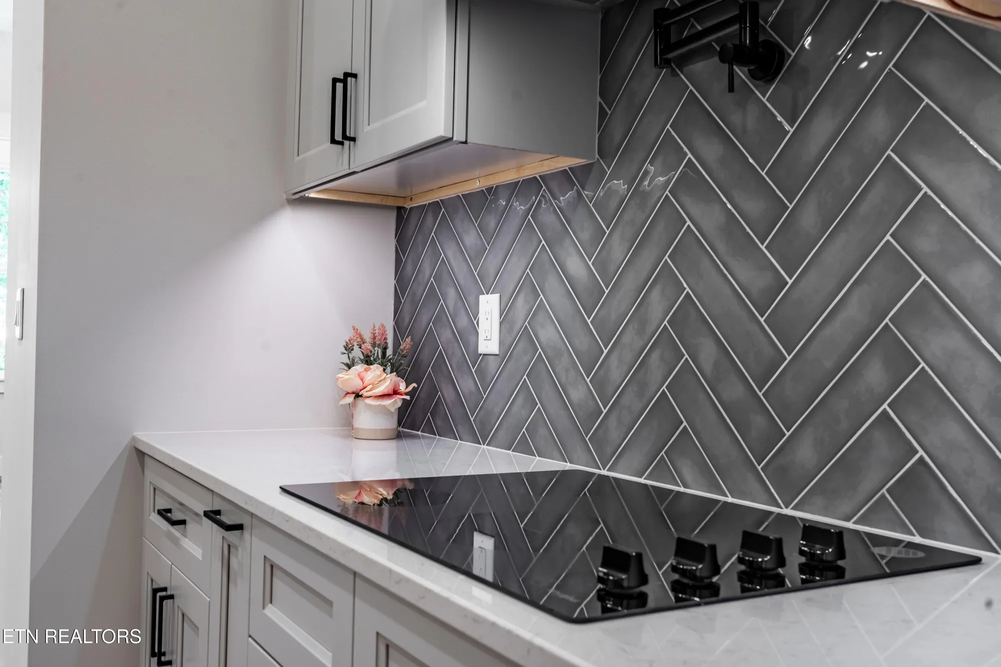 Property Slideshow image 11 of 60 | 222 oostanali way, Loudon, TN, 37774