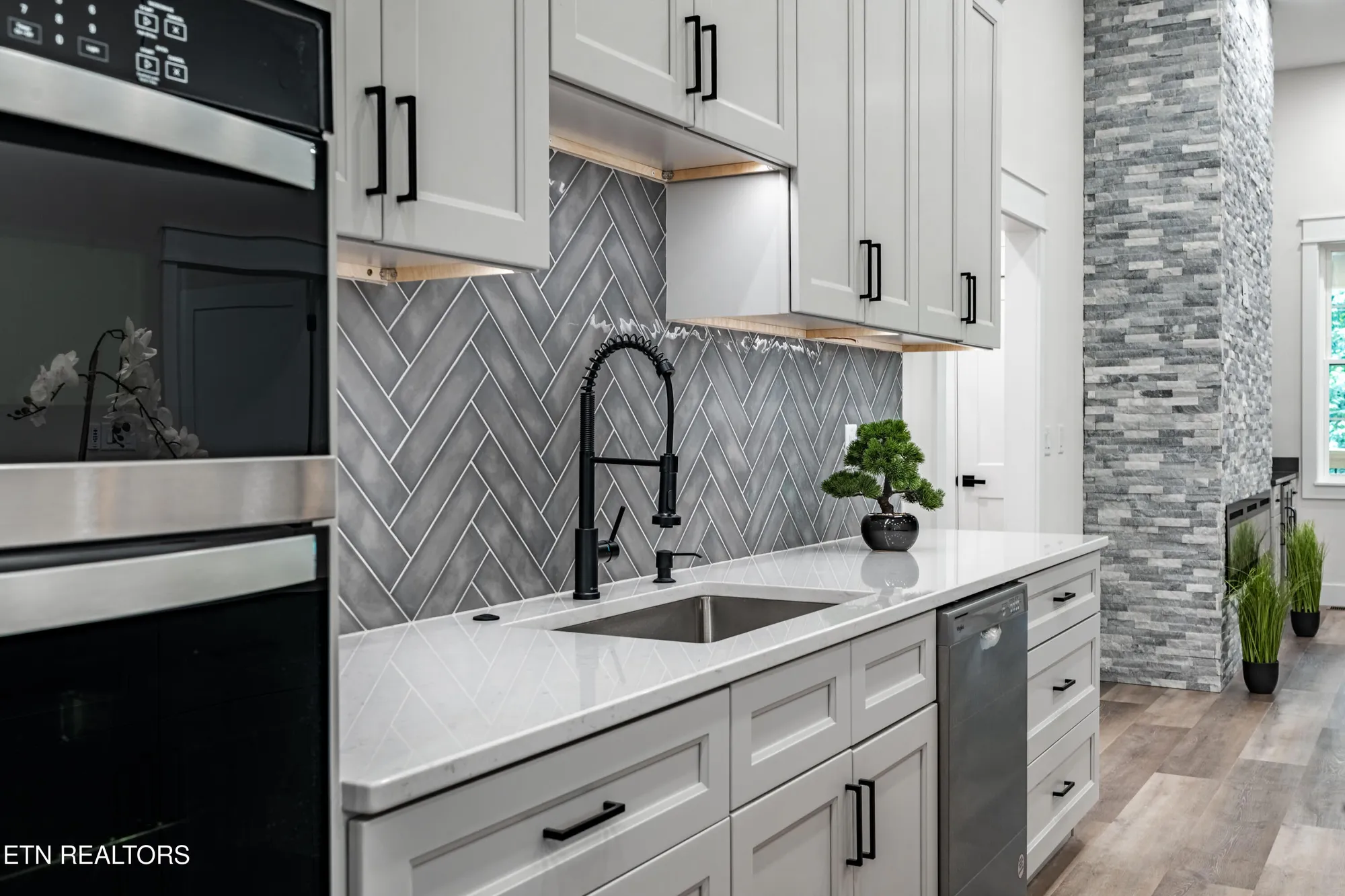 Property Slideshow image 12 of 60 | 222 oostanali way, Loudon, TN, 37774