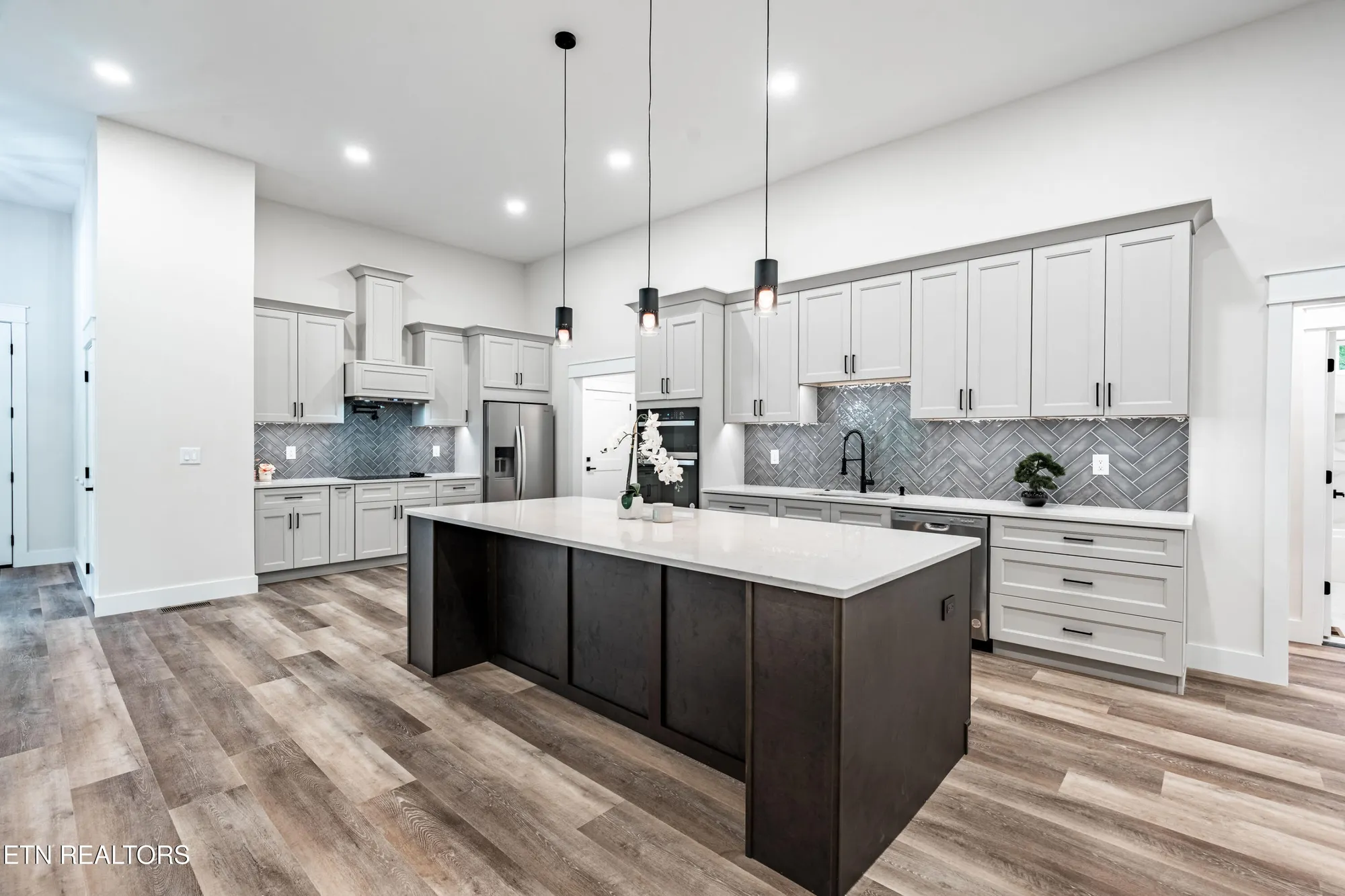 Property Slideshow image 15 of 60 | 222 oostanali way, Loudon, TN, 37774