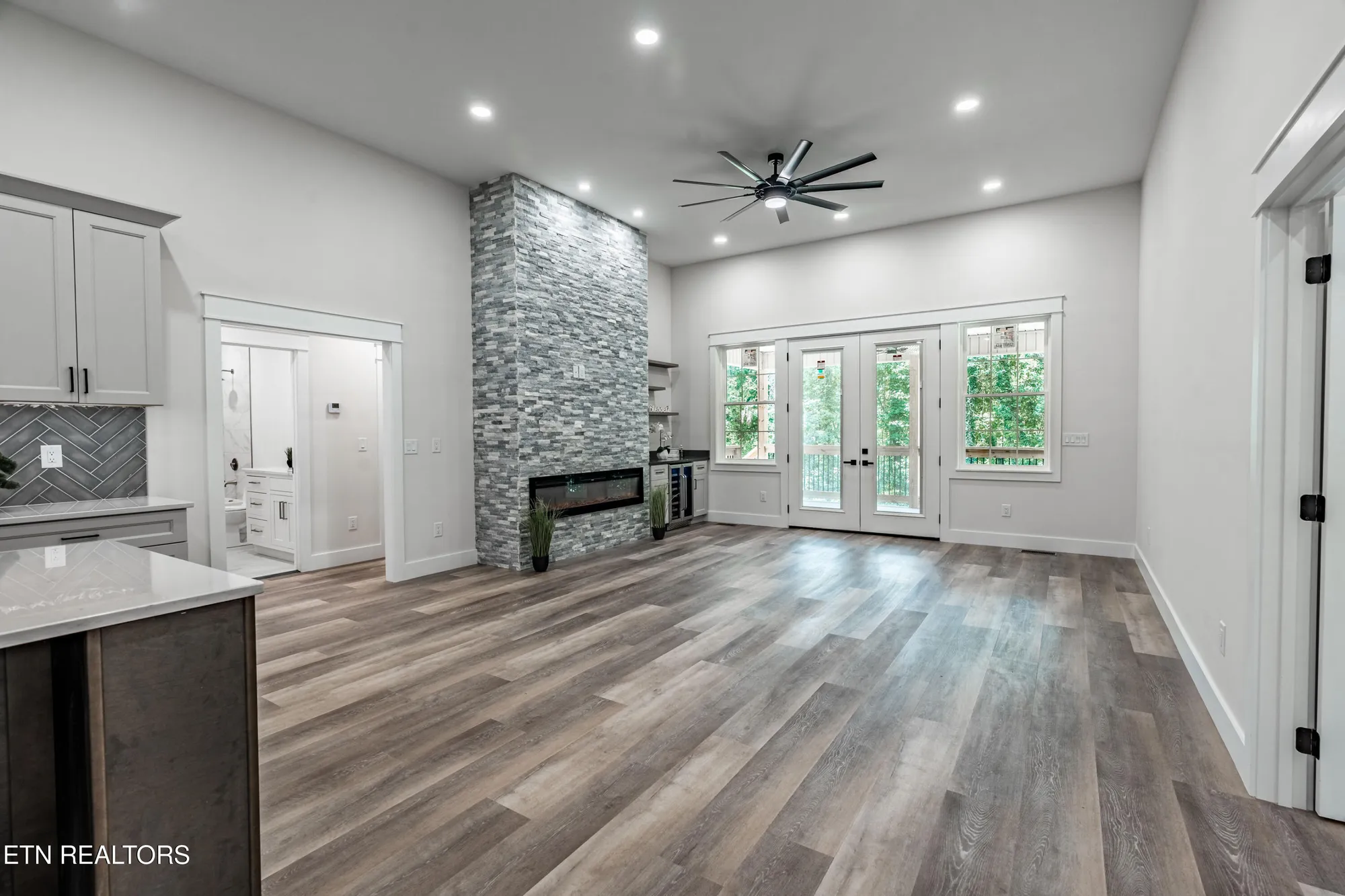 Property Slideshow image 19 of 60 | 222 oostanali way, Loudon, TN, 37774